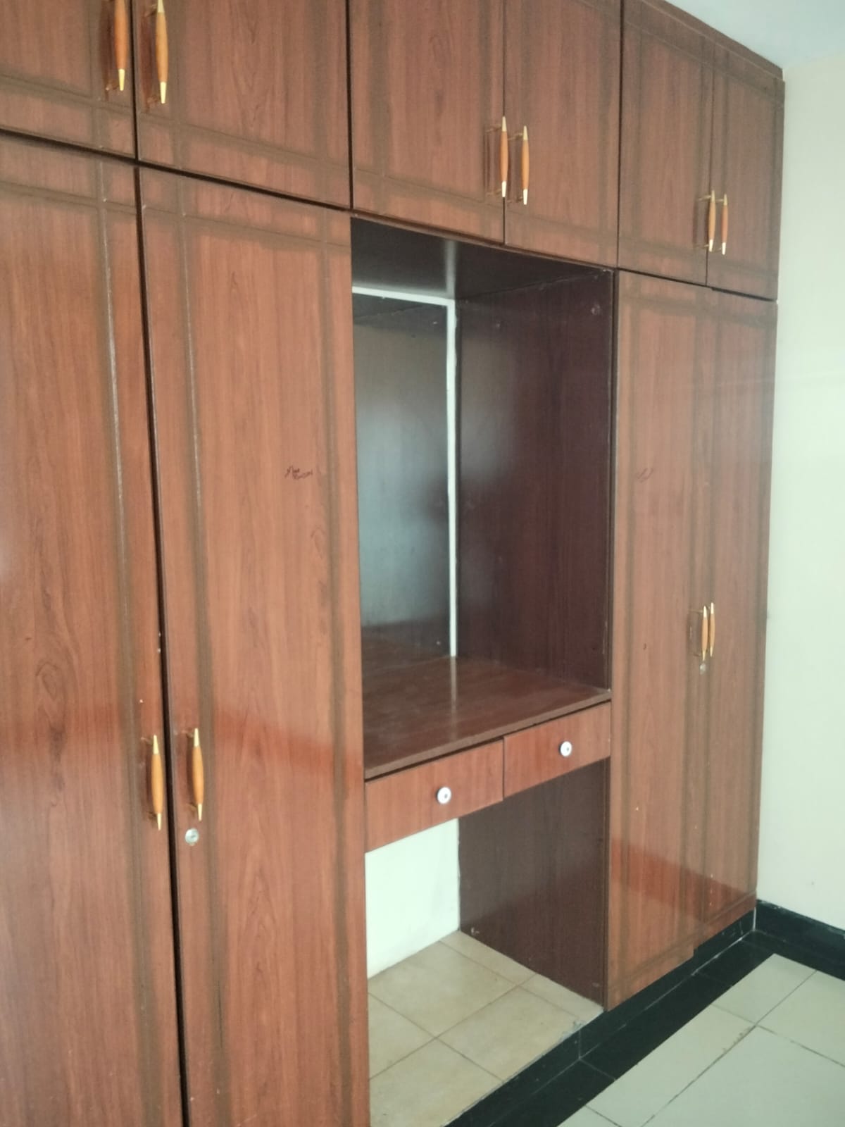 renting--Apartment_Address-Parklands__Nairobi__Kenya_price-65000_Beds-3_Baths-2-133-3