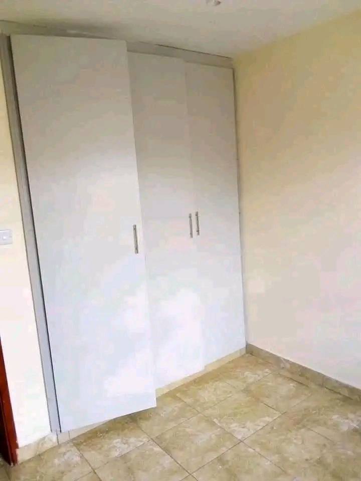 renting--Apartment_Address-Naivasha_Rd__Nairobi__Kenya_price-25000_Beds-1_Baths-1-83-4