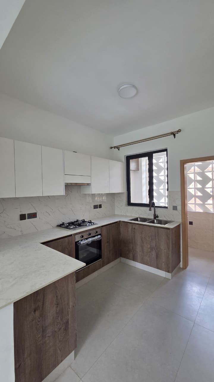 renting--Apartment_Address-Brookside_Gardens__Nairobi__Kenya_price-140000_Beds-2_Baths-2-139-2