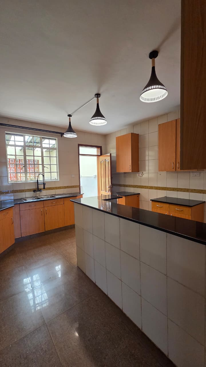 renting--Apartment_Address-Kitisuru__Nairobi__Kenya_price-200000_Beds-4_Baths-4-136-4