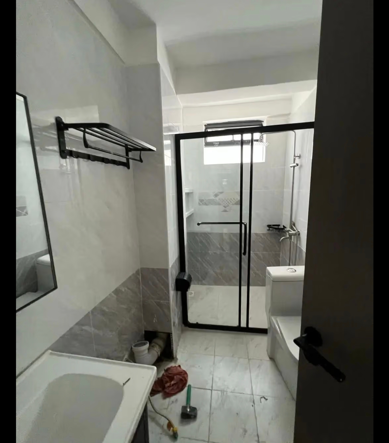 renting--Apartment_Address-Kilimani_Estate__Nairobi__Kenya_price-100000_Beds-3_Baths-3-166-3