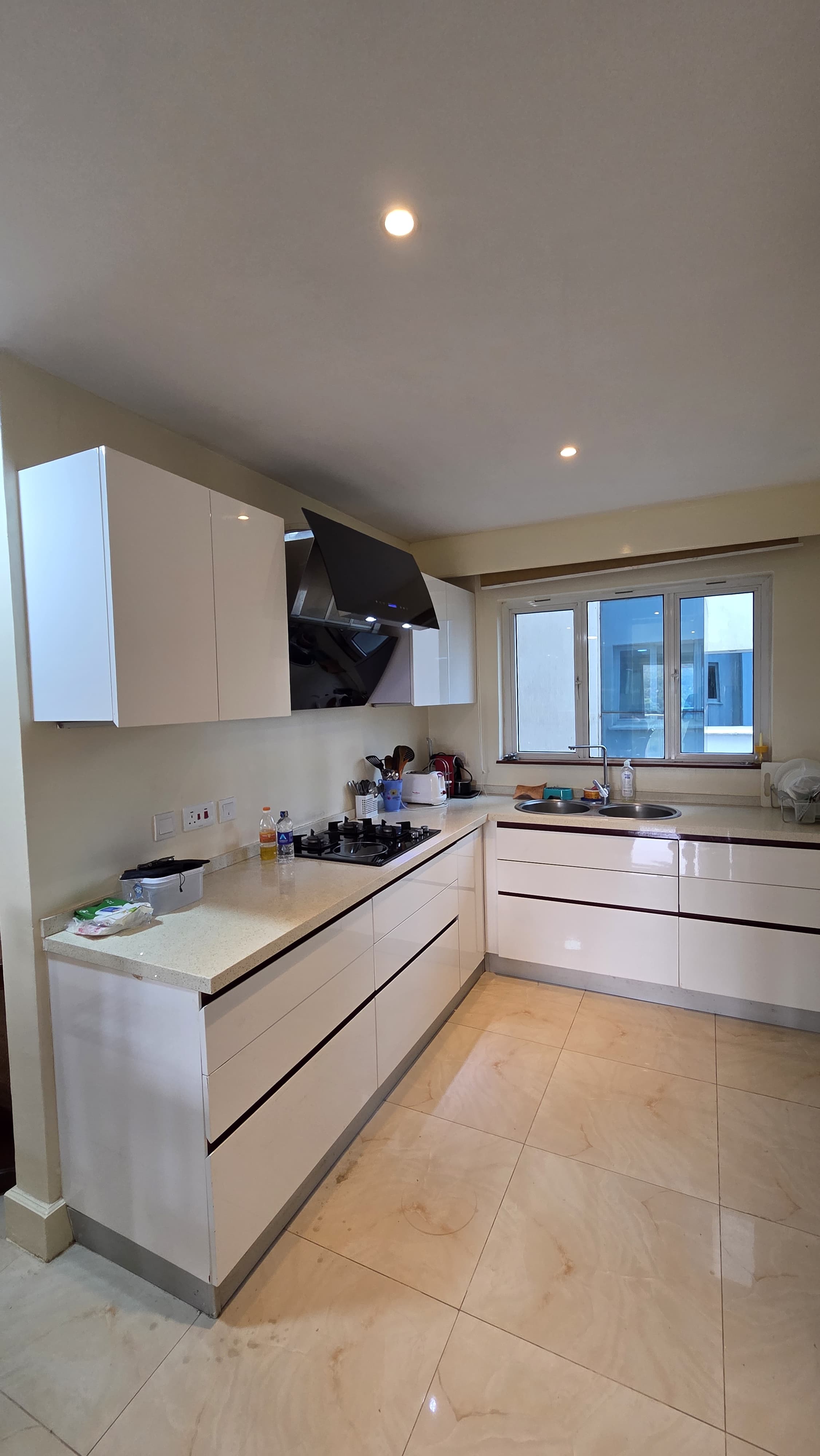 renting--Apartment_Address-Westlands__Nairobi__Kenya_price-170000_Beds-2_Baths-2-169-4