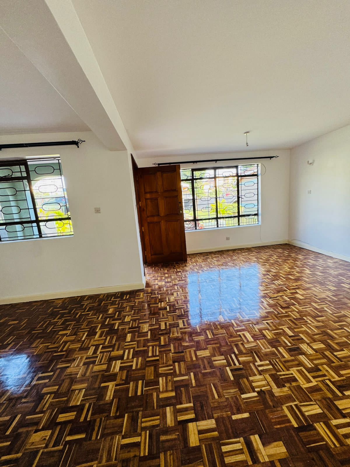 renting--Townhouse_Address-Rhapta_Road__Nairobi__Kenya_price-170000_Beds-4_Baths-4-109-7