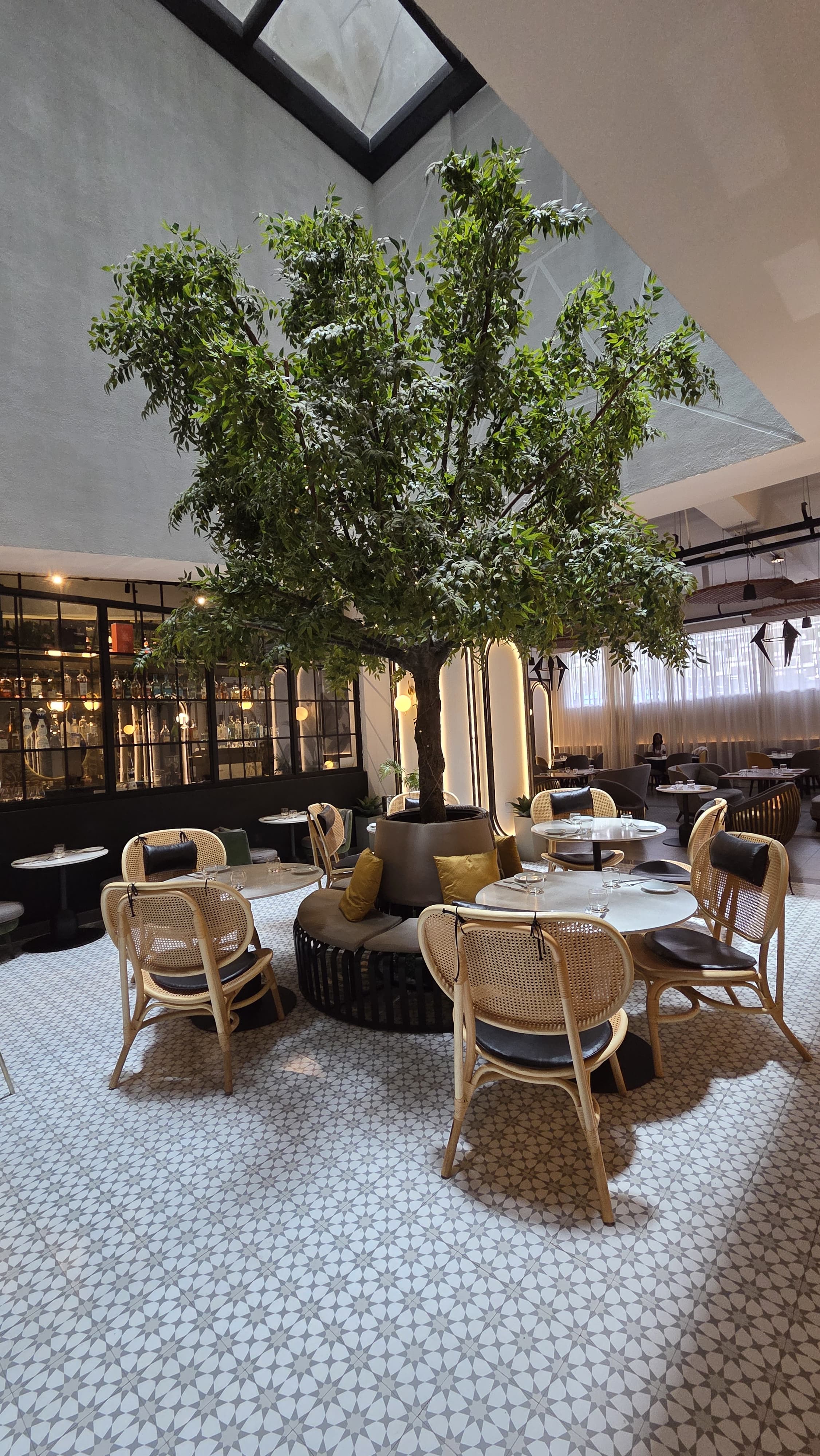 renting--Apartment_Address-Westlands__Nairobi__Kenya_price-350000_Beds-2_Baths-2-129-11