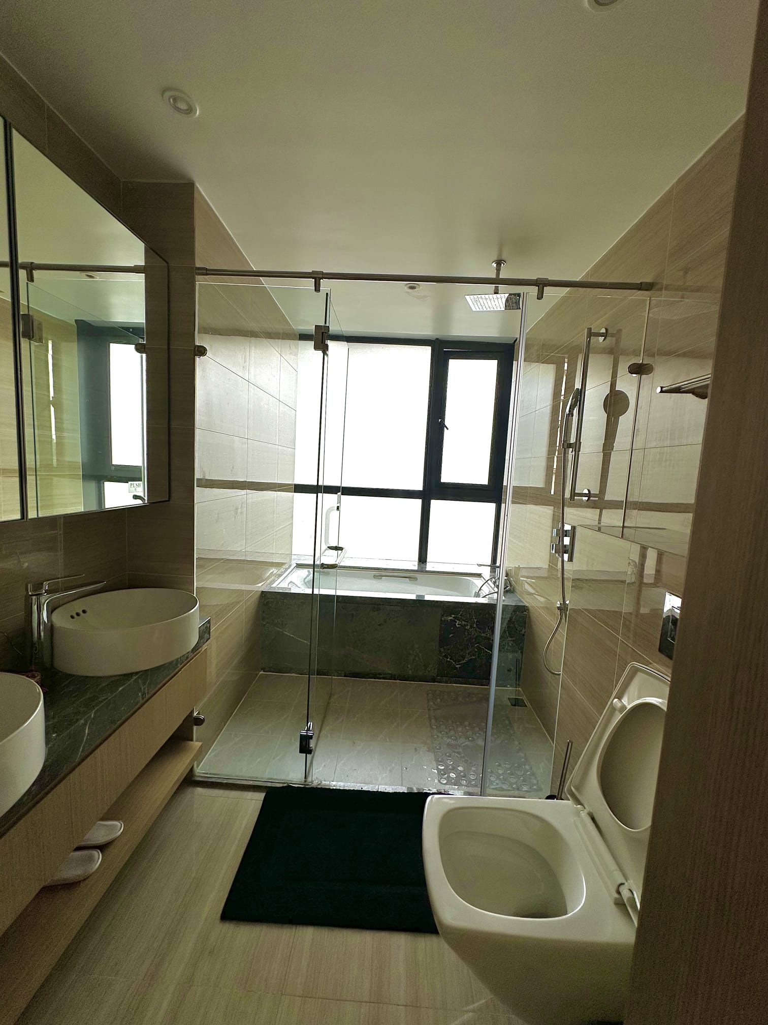 renting--Apartment_Address-Global_Trade_Centre__Nairobi__Kenya_price-380000_Beds-2_Baths-2-125-8