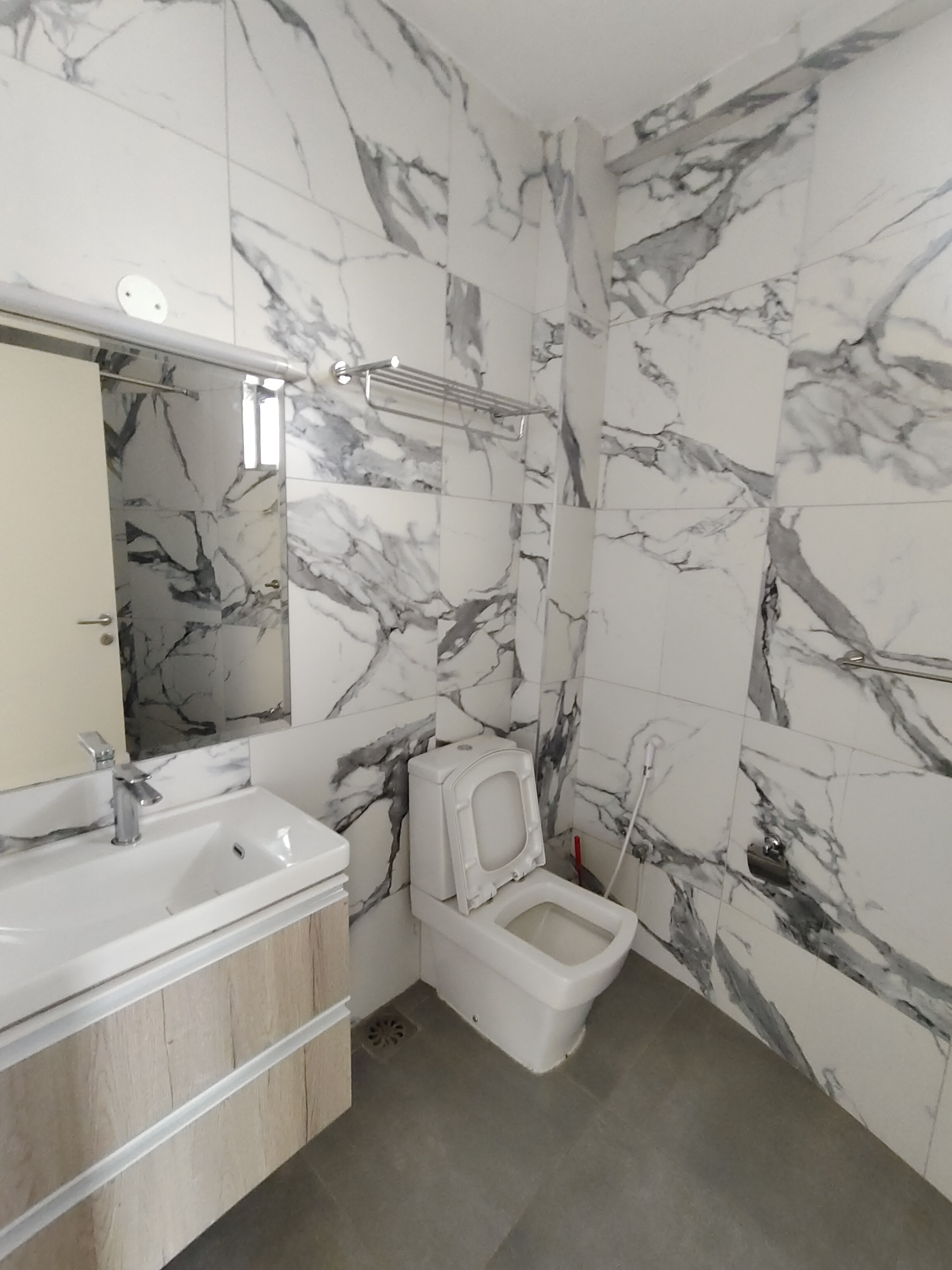 house-on-sale-Parklands_2_bedroom_apartment_for_sale_Kes_16_5M-Apartment_Address-Parklands__Nairobi__Kenya_price-16500000_Beds-2_Baths-2110_48-6