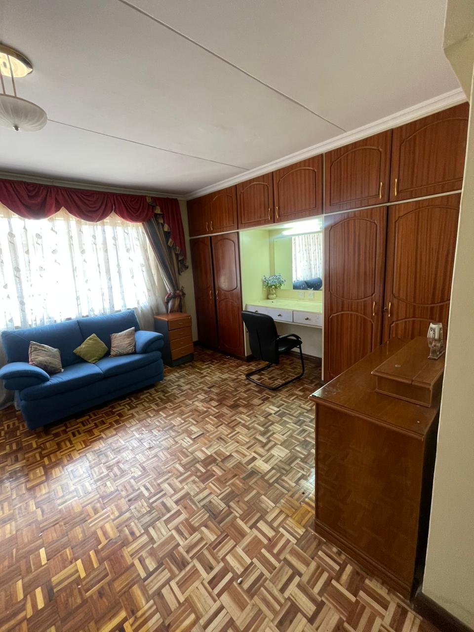 renting--Townhouse_Address-Kileleshwa_Estate__Nairobi__Kenya_price-200000_Beds-4_Baths-4-141-9