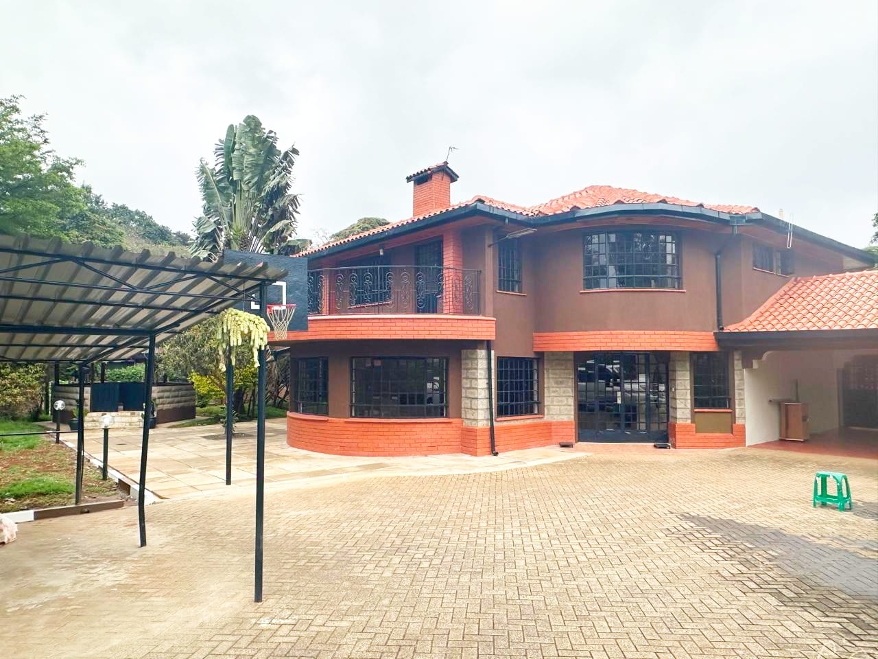 renting--Townhouse_Address-Karen__Nairobi__Kenya_price-350000_Beds-4_Baths-4-43-0