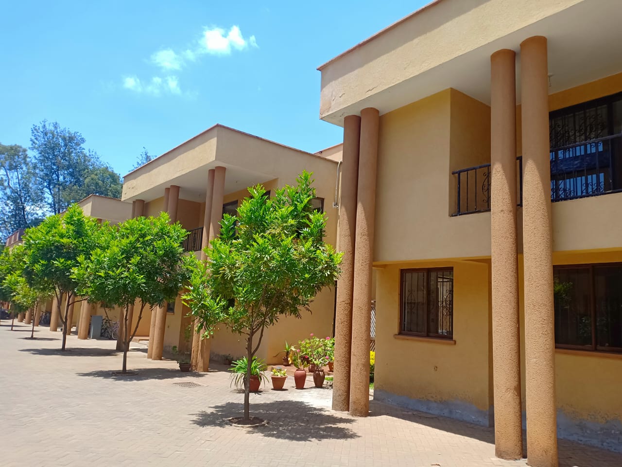renting--Townhouse_Address-Brookside_Grove__Nairobi__Kenya_price-280000_Beds-4_Baths-4-97-0