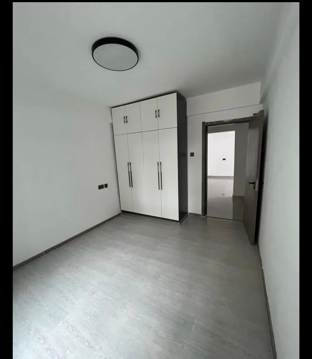 renting--Apartment_Address-Kilimani_Estate__Nairobi__Kenya_price-100000_Beds-3_Baths-3-166-7