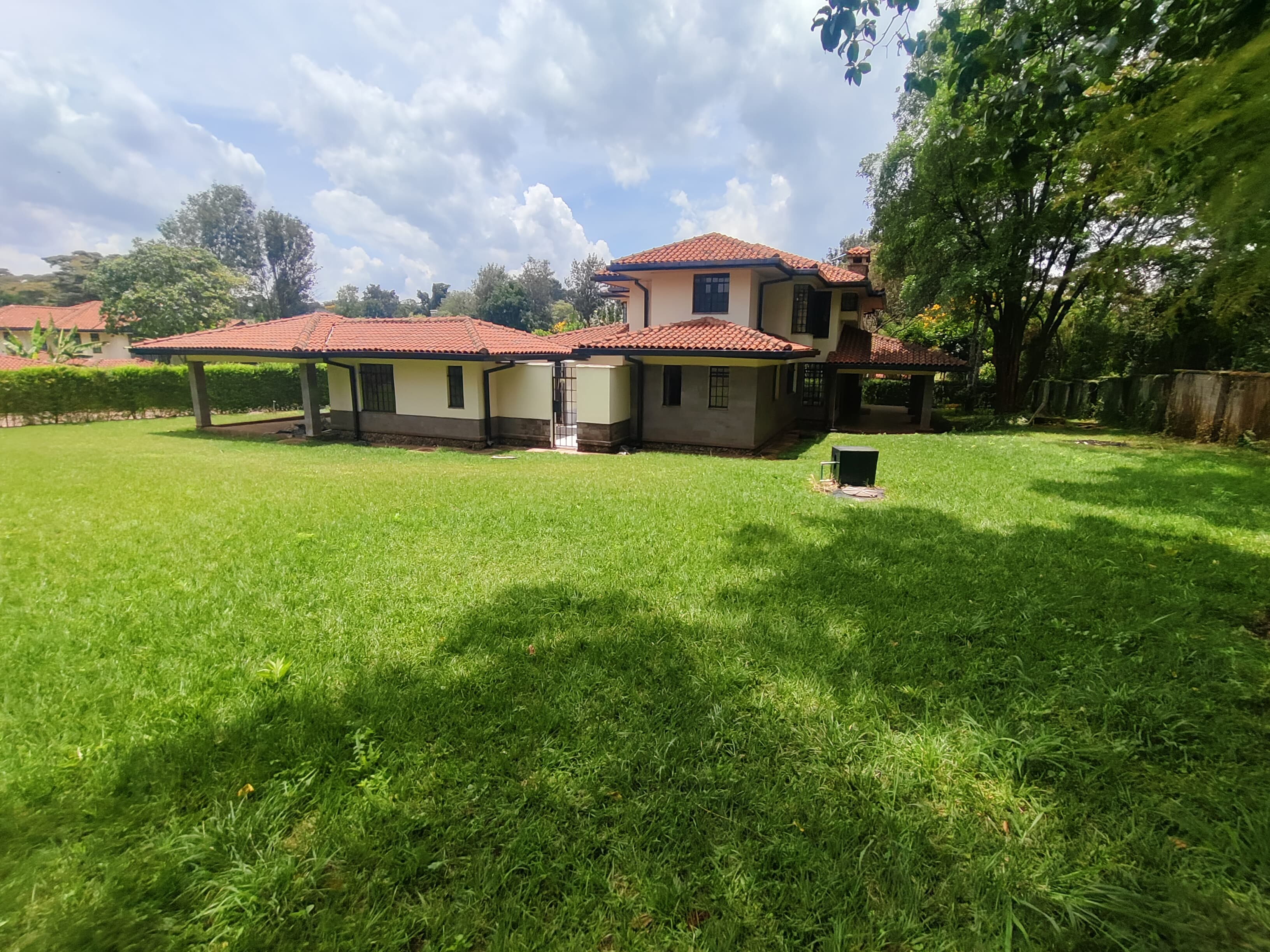 house-on-sale-4_Bedroom_plus_DSQ_Villa_for_sale_in_Karen_Kes_85M-Villa_Address-Karen__Nairobi__Kenya_price-85000000_Beds-4_Baths-5110_22-2