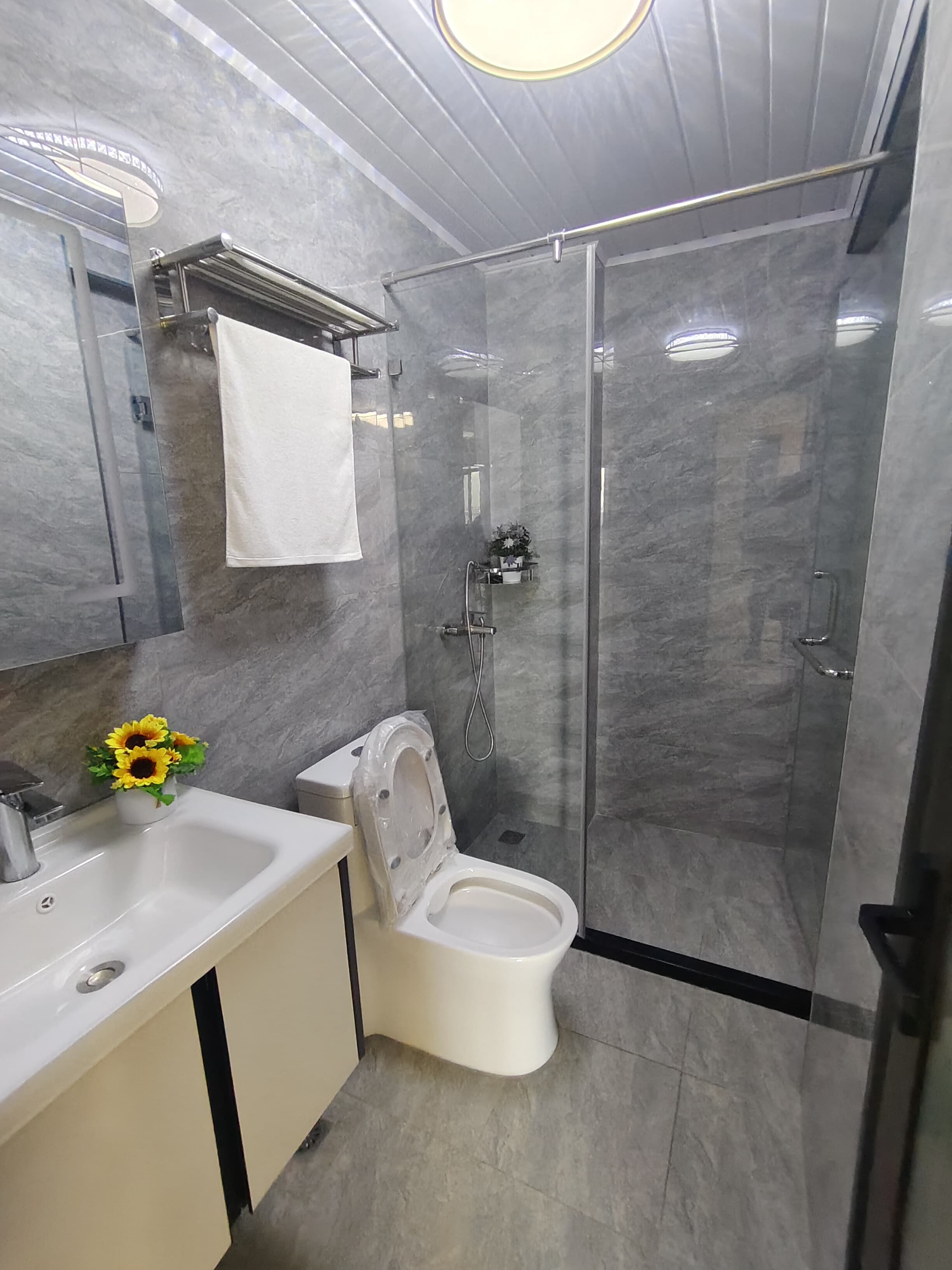 house-on-sale-2_bedroom_apartment_for_sale_in_Kilimani_Kes_12_3M-Apartment_Address-Kilimani__Nairobi__Kenya_price-12300000_Beds-2_Baths-2110_17-5