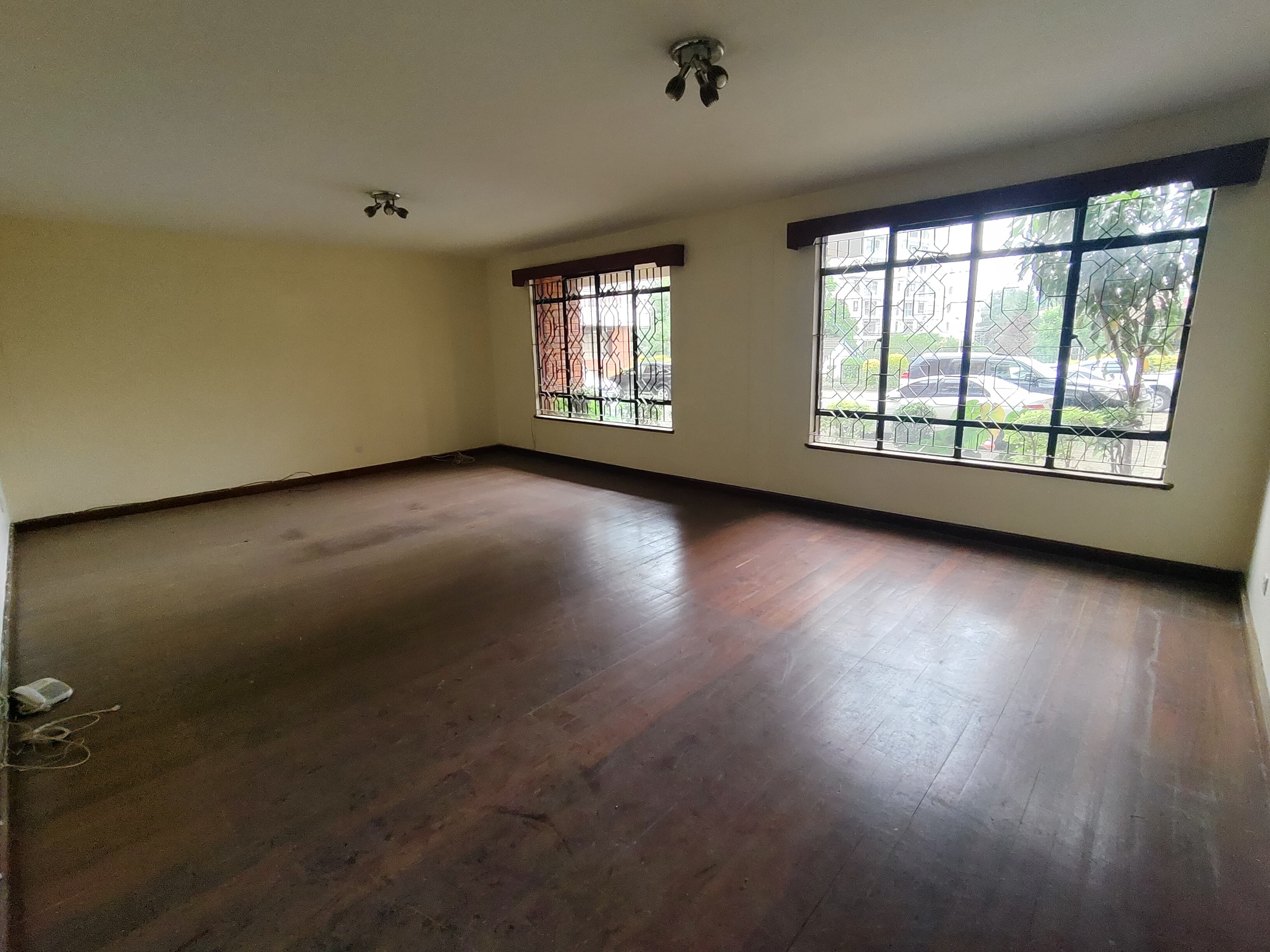 house-on-sale-2_bedroom_apartment_for_sale_Riverside_Drive_Kes_15M-Apartment_Address-Riverside_Dr__Nairobi__Kenya_price-15000000_Beds-2_Baths-1110_39-13