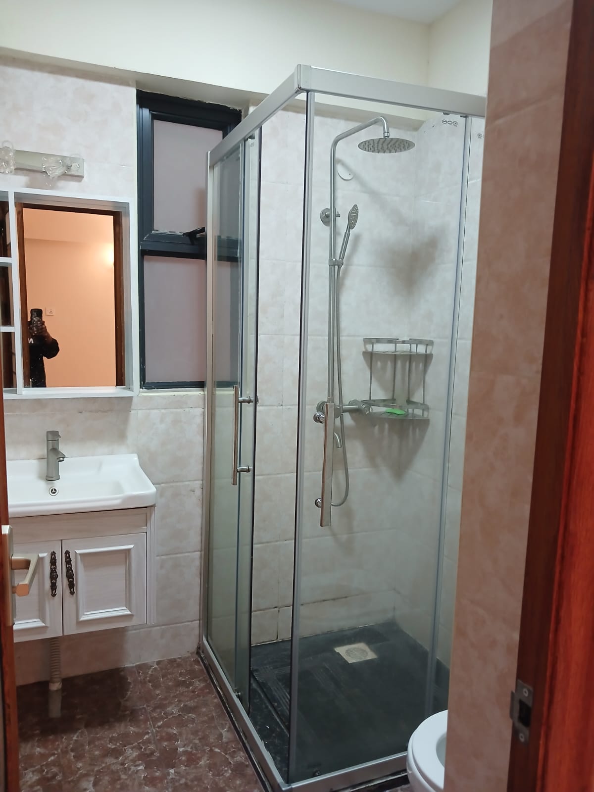renting--Apartment_Address-Kilimani_Estate__Nairobi__Kenya_price-60000_Beds-1_Baths-1-168-2