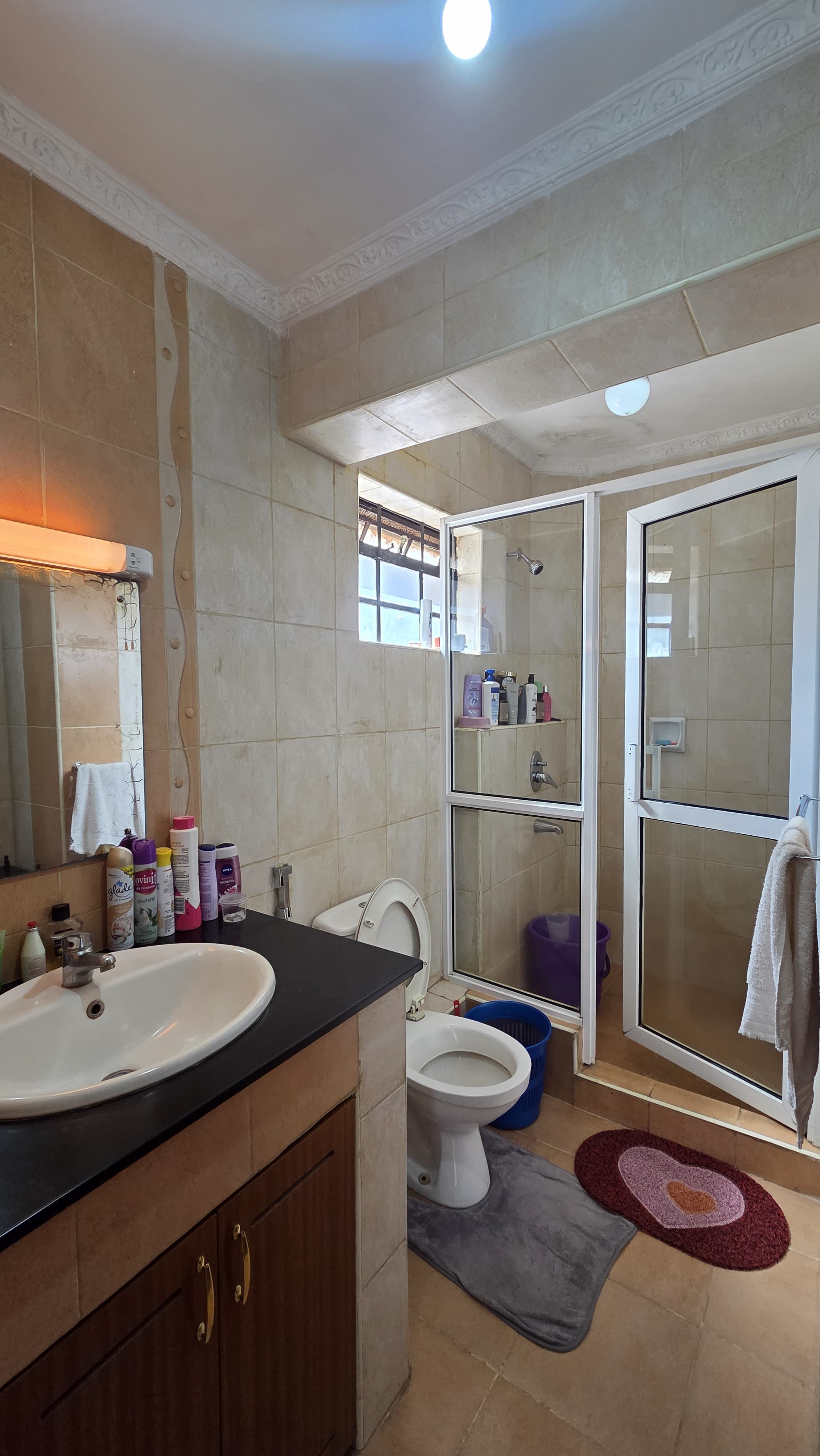 house-on-sale-Spacious_3_Bedroom_Apartment_For_Sale_In_Parklands-Apartment_Address-Parklands__Nairobi__Kenya_price-18000000_Beds-1_Baths-1111_74-16