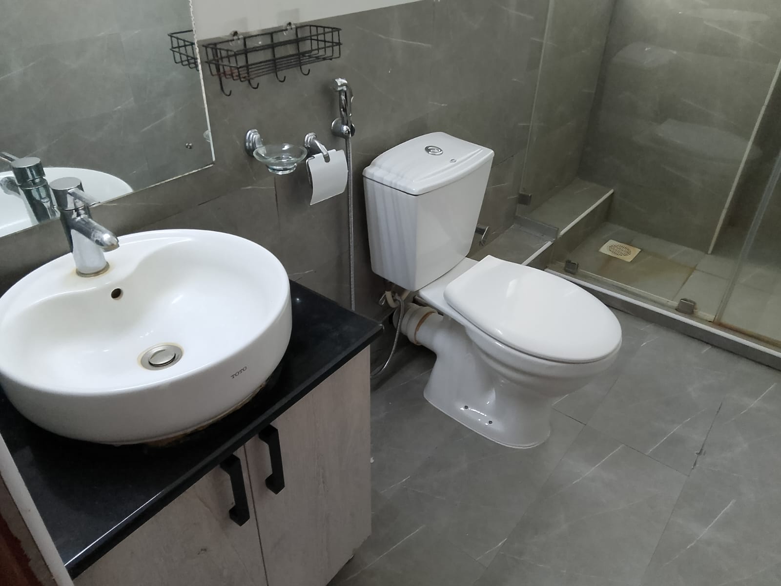 renting--Apartment_Address-Riverside_Dr__Nairobi__Kenya_price-110000_Beds-2_Baths-2-132-8