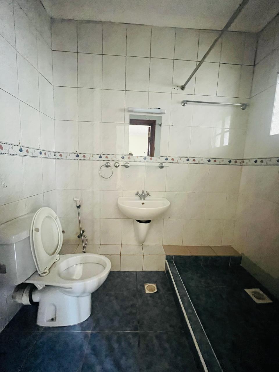 renting--Apartment_Address-Parklands__Nairobi__Kenya_price-65000_Beds-3_Baths-2-133-4