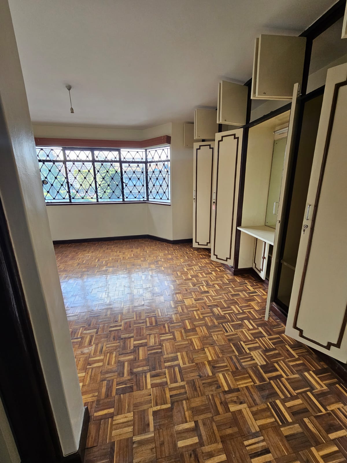 renting--Apartment_Address-Lavington__Nairobi__Kenya_price-110000_Beds-3_Baths-3-151-7