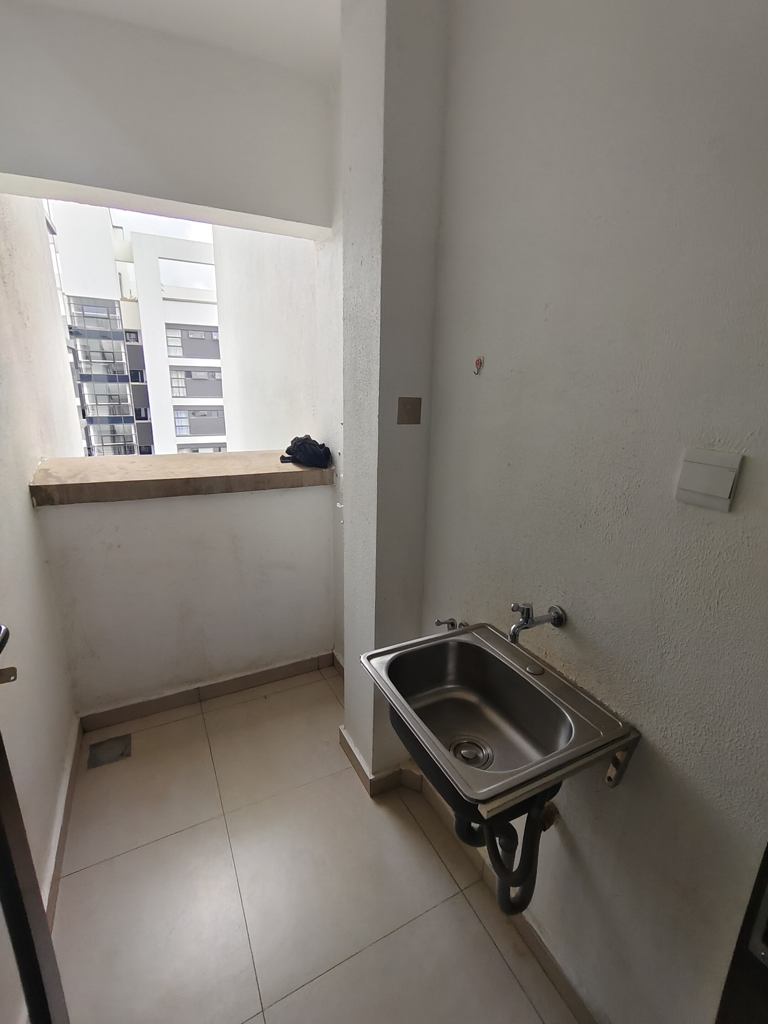 house-on-sale-2_bedroom_apartment_for_sale_in_Lavington_Kes_15M-Apartment_Address-Lavington__Nairobi__Kenya_price-15000000_Beds-2_Baths-2110_9-16