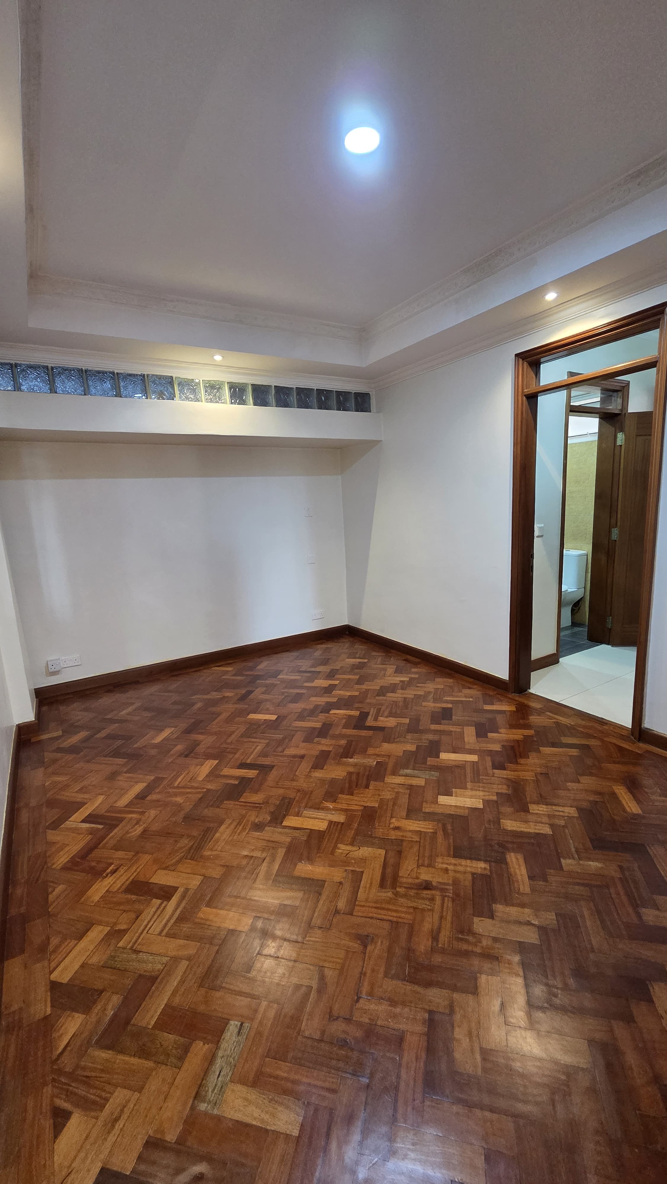 renting--Apartment_Address-Parklands__Nairobi__Kenya_price-175000_Beds-3_Baths-3-104-5