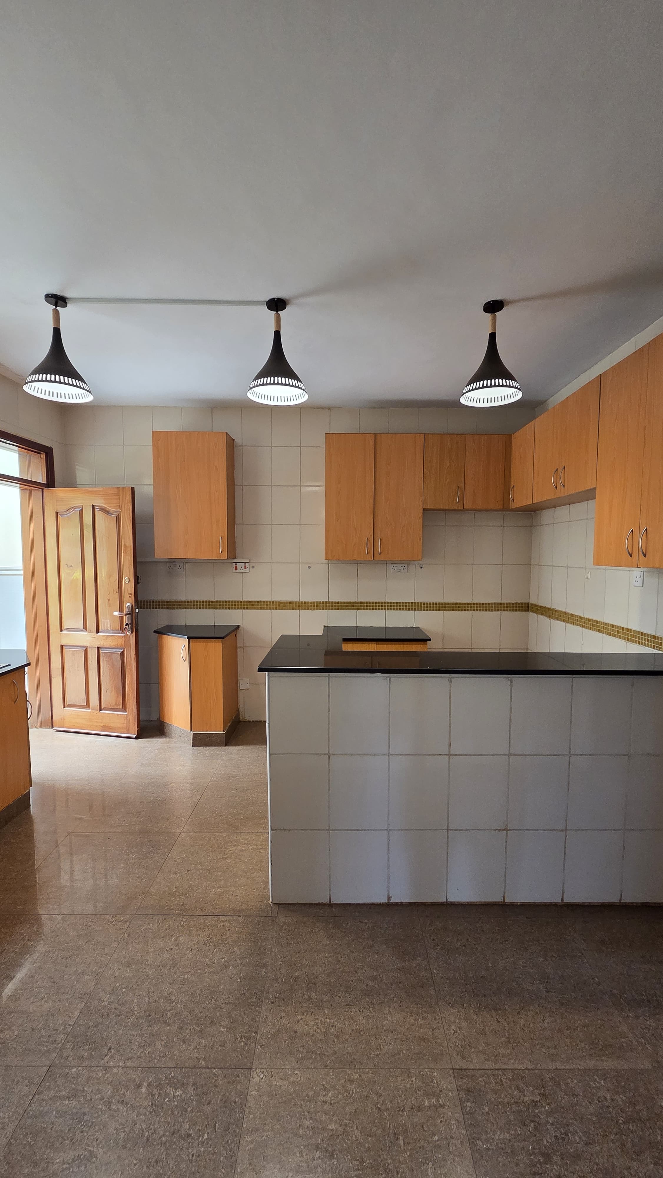 renting--Apartment_Address-Kitisuru__Nairobi__Kenya_price-200000_Beds-4_Baths-4-136-3