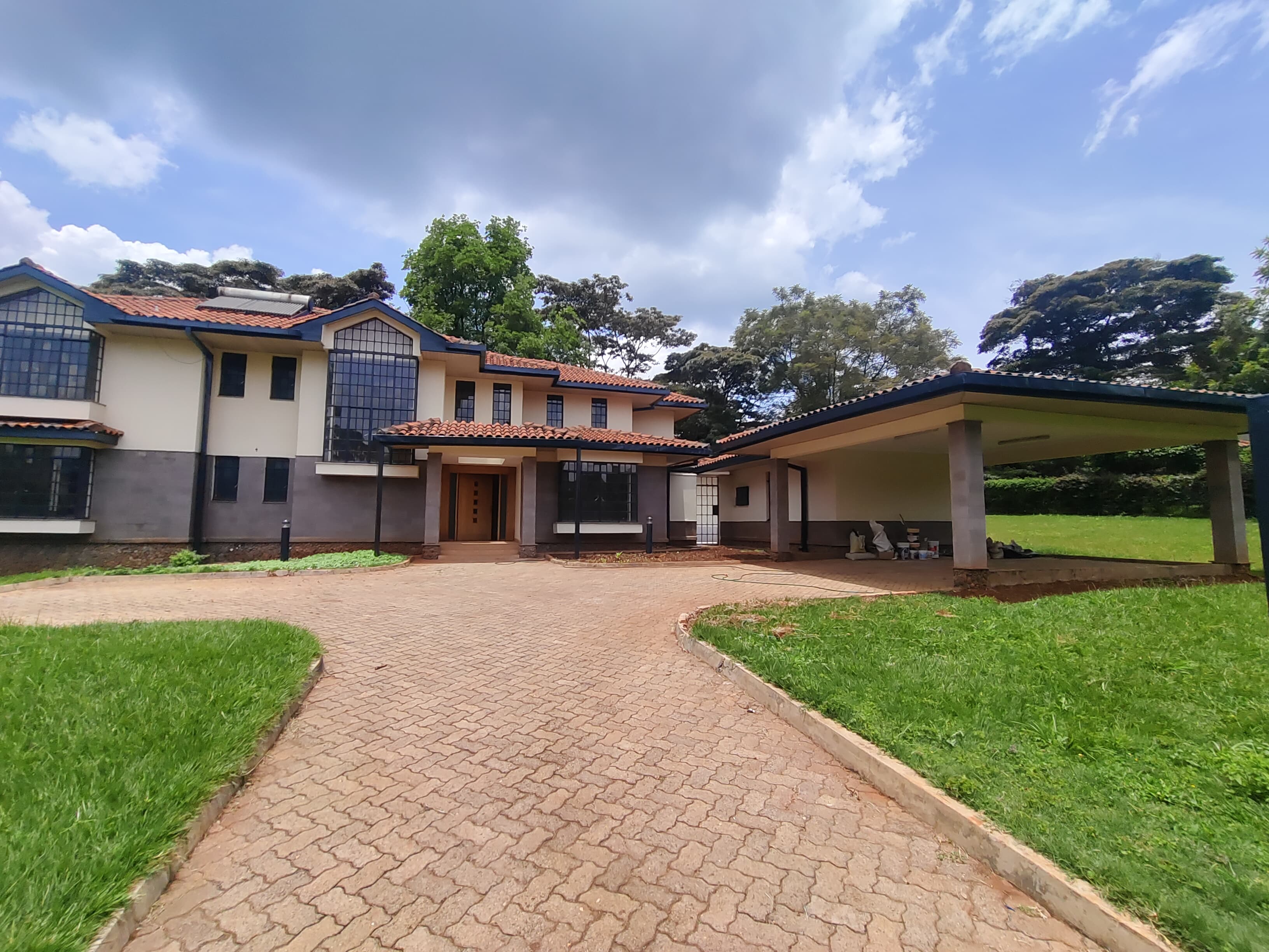 house-on-sale-4_Bedroom_plus_DSQ_Villa_for_sale_in_Karen_Kes_85M-Villa_Address-Karen__Nairobi__Kenya_price-85000000_Beds-4_Baths-5110_22