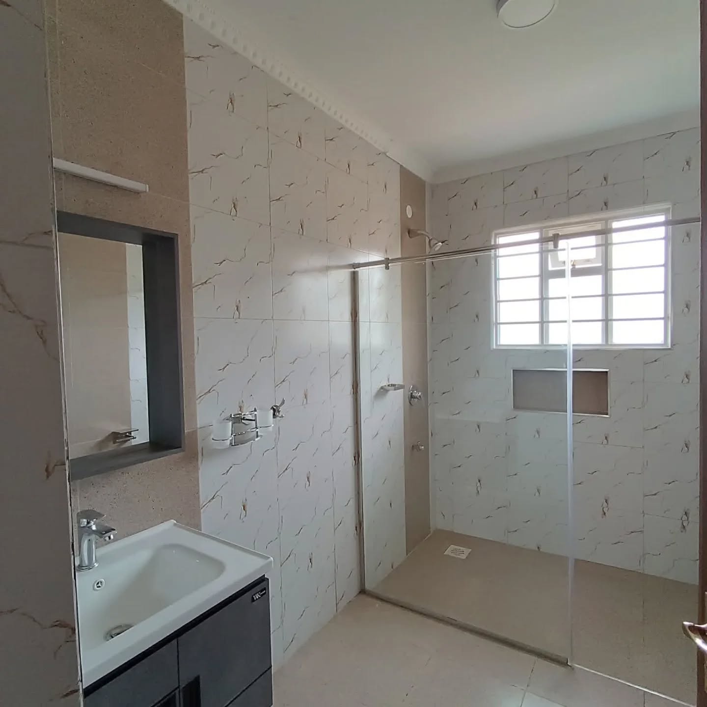 renting--Bungalow_Address-Ruiru__Kenya_price-25000_Beds-3_Baths-1-63-5
