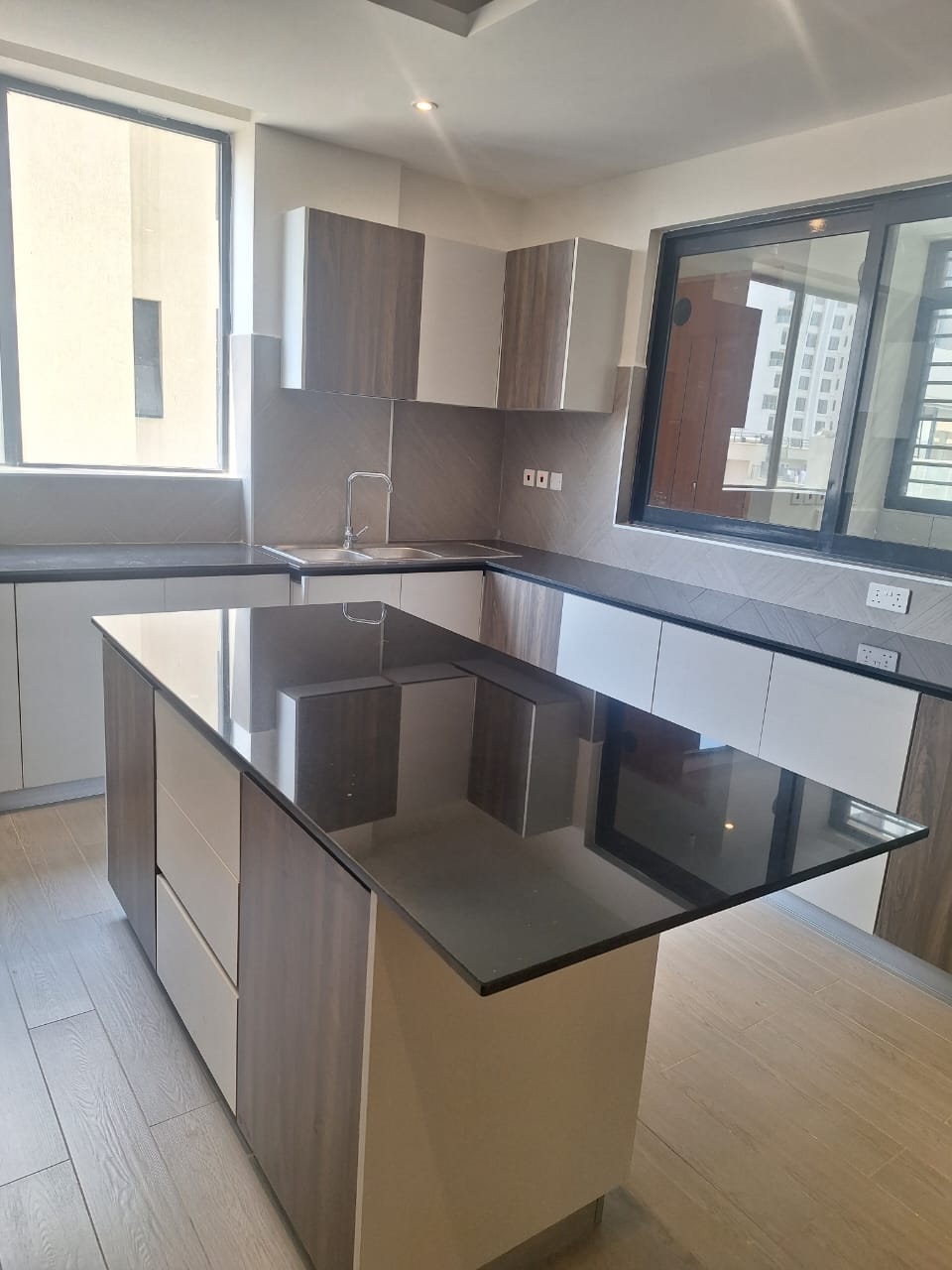 renting-Luxury_4_Bedroom_Apartments_with_DSQ_in_Parklands_Nairobi-apartment_Address-Parklands__Nairobi__Kenya_price-160000_Beds-4_Baths-4-37-4