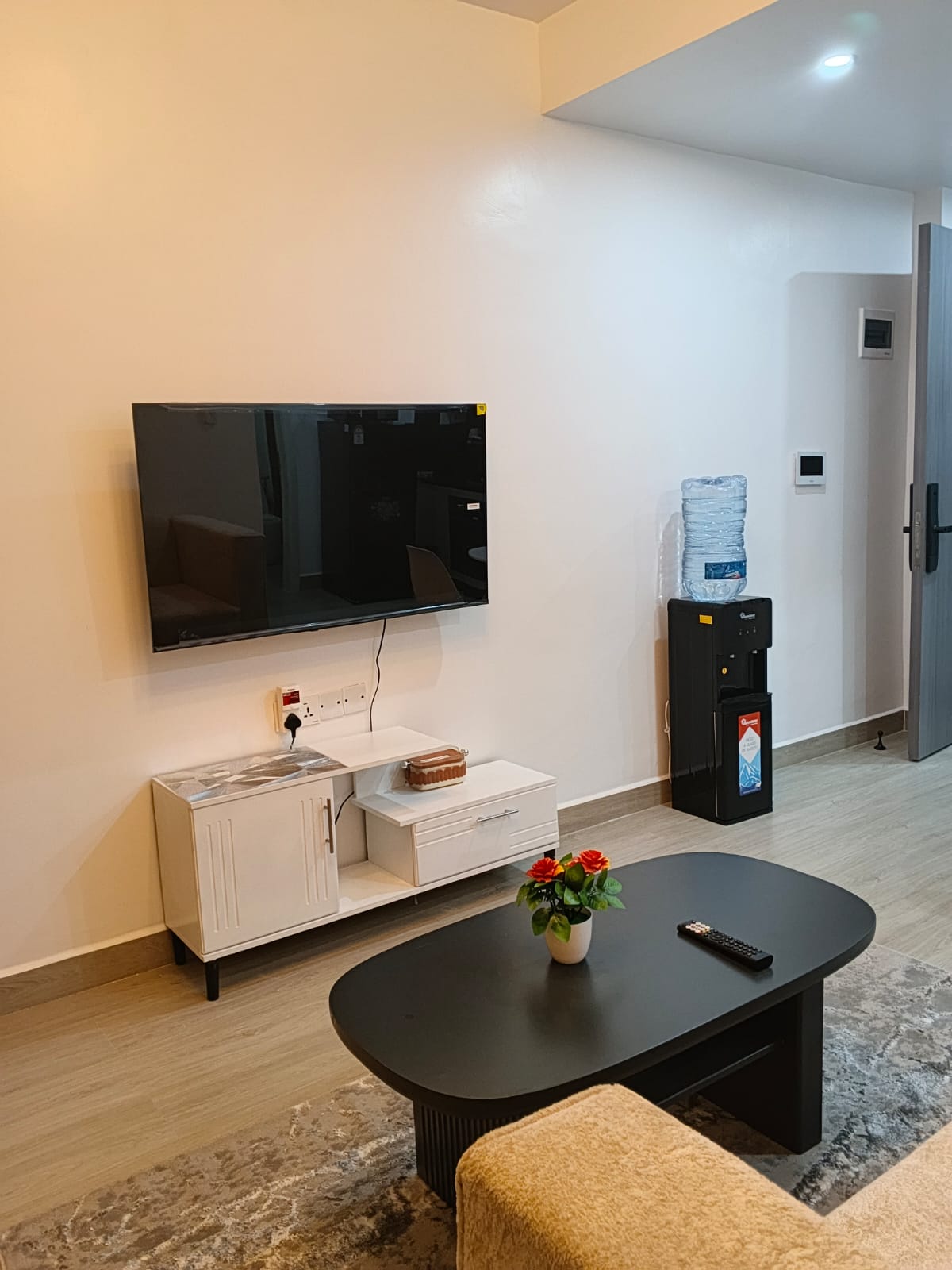 renting--Apartment_Address-Kilimani_Rd__Nairobi__Kenya_price-150000_Beds-1_Baths-1-127-10