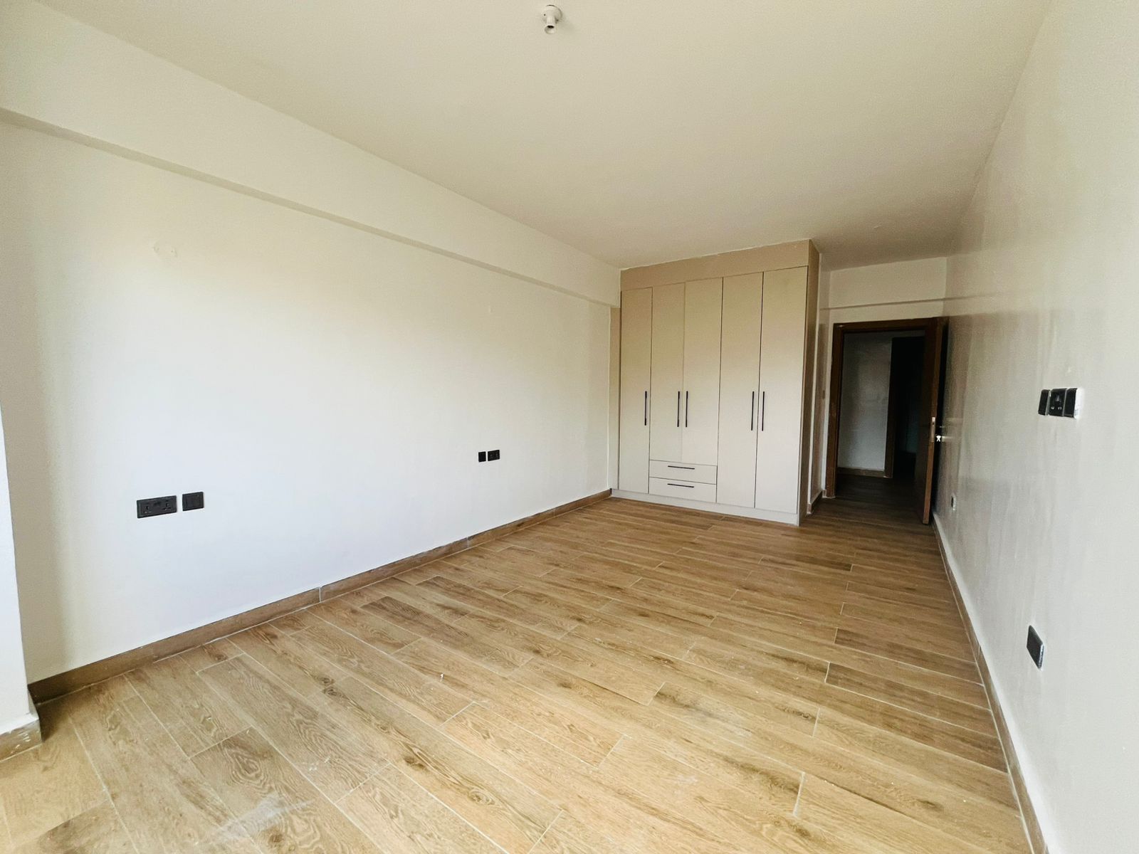 renting--Duplex_Address-General_Mathenge_Drive__Nairobi__Kenya_price-160000_Beds-5_Baths-5-163-15