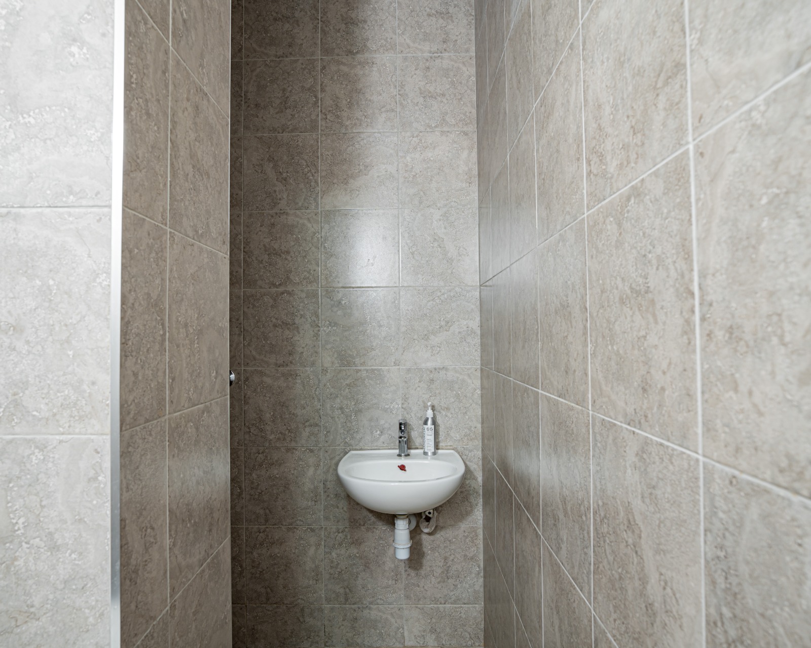 renting--Apartment_Address-Riverside_Dr__Nairobi__Kenya_price-340000_Beds-3_Baths-3-134-15