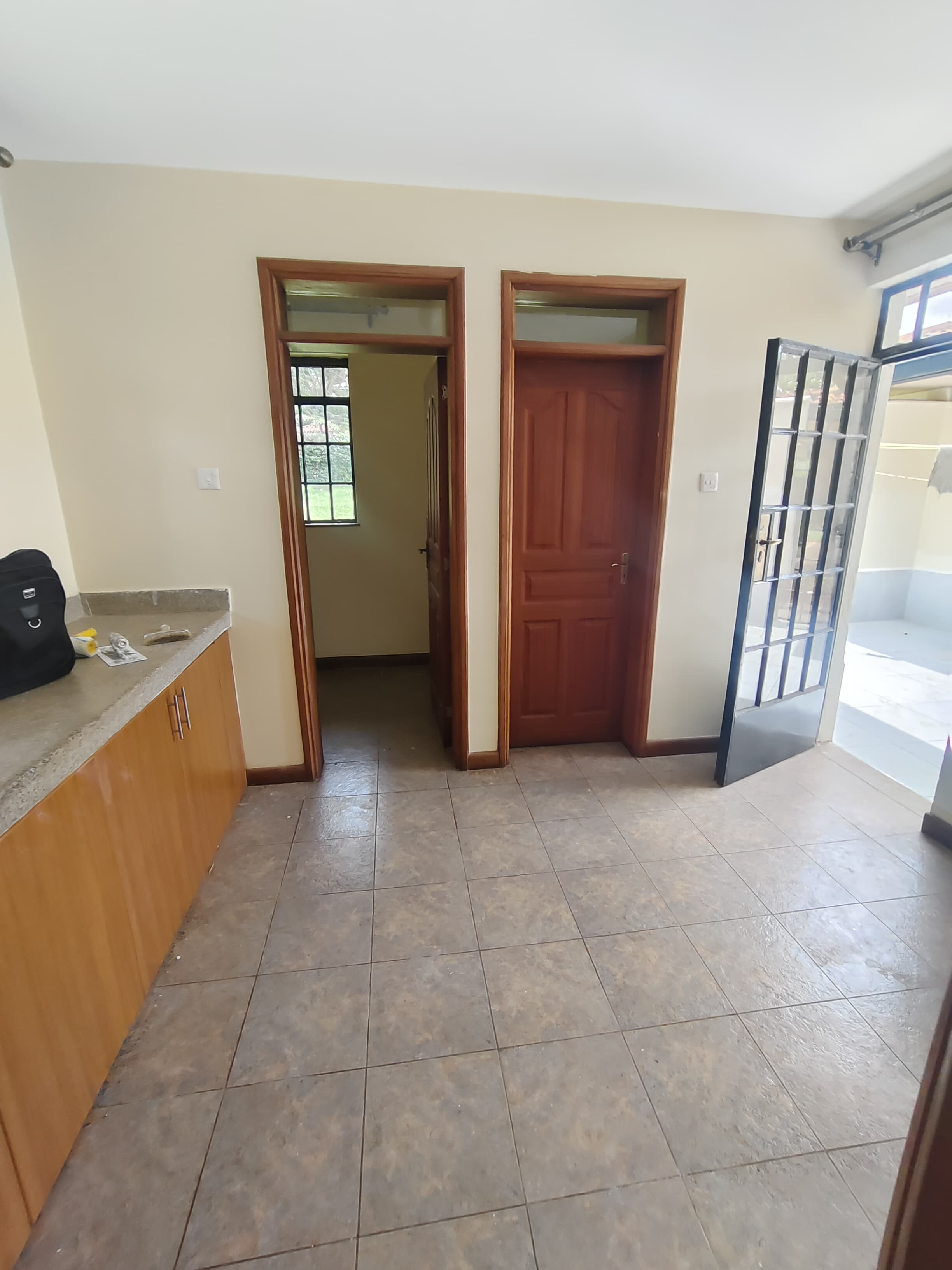 house-on-sale-4_Bedroom_plus_DSQ_Villa_for_sale_in_Karen_Kes_85M-Villa_Address-Karen__Nairobi__Kenya_price-85000000_Beds-4_Baths-5110_22-26