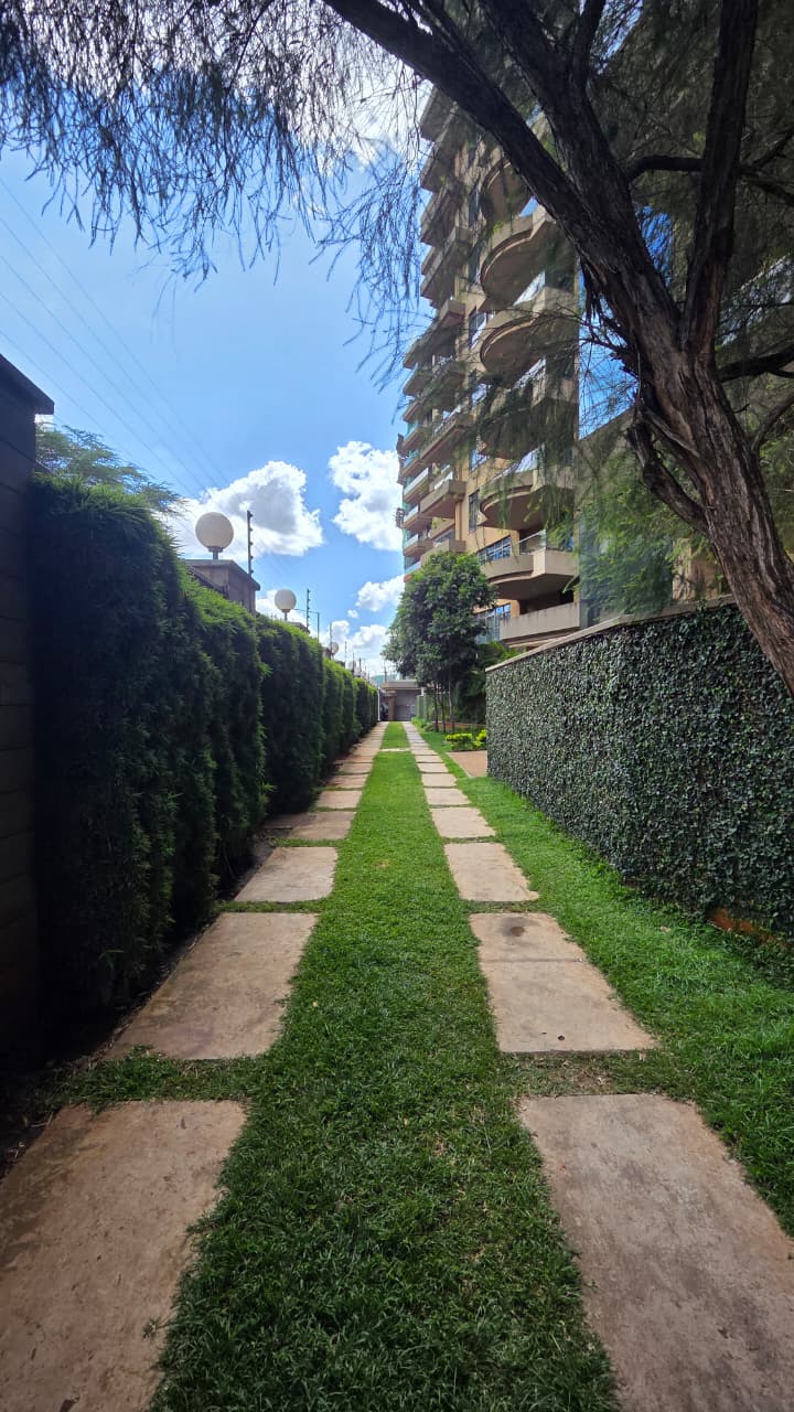 renting--Duplex_Address-Parklands__Nairobi__Kenya_price-410000_Beds-4_Baths-4-159-26