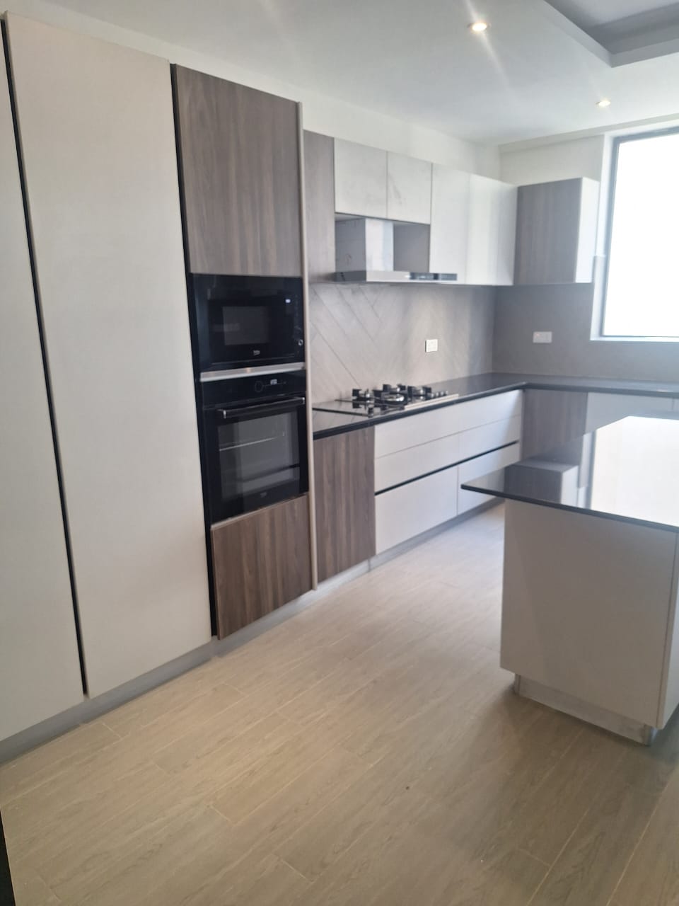 renting-Luxury_4_Bedroom_Apartments_with_DSQ_in_Parklands_Nairobi-apartment_Address-Parklands__Nairobi__Kenya_price-160000_Beds-4_Baths-4-37-3