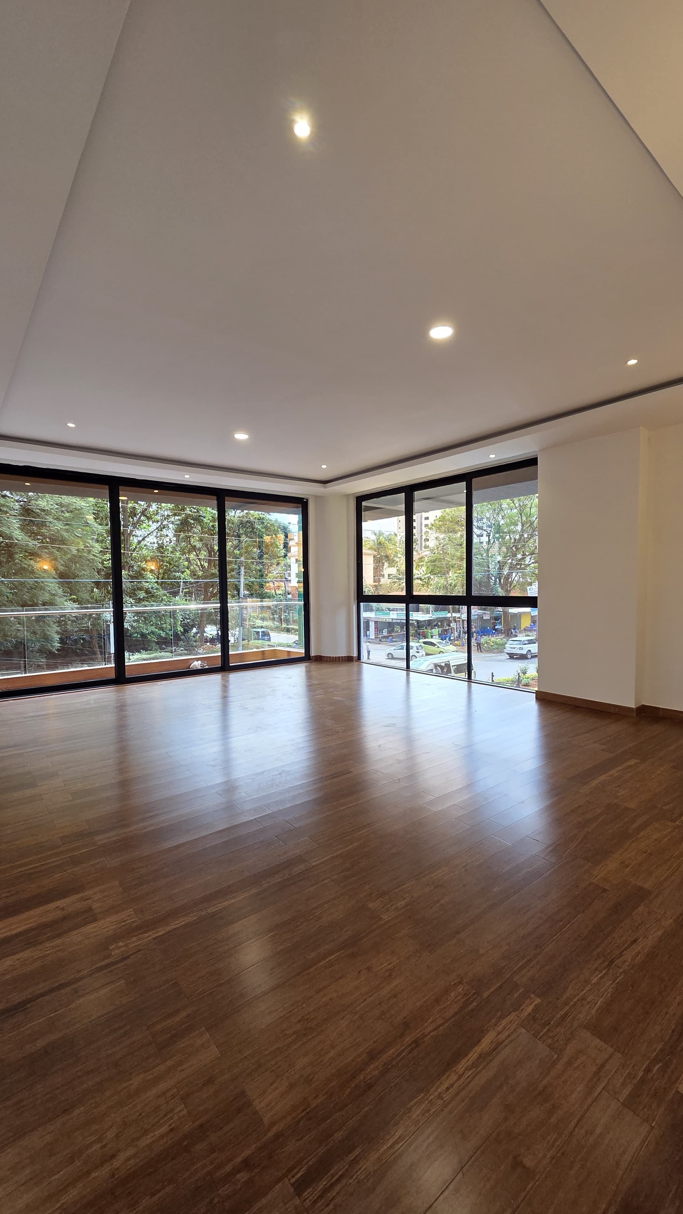 house-on-sale-Luxury_8_Bedroom_Duplex_Villa_For_Sale_In_Spring_Valley-Duplex_Address-Shanzu_Rd__Nairobi__Kenya_price-120000000_Beds-8_Baths-2222_75-12