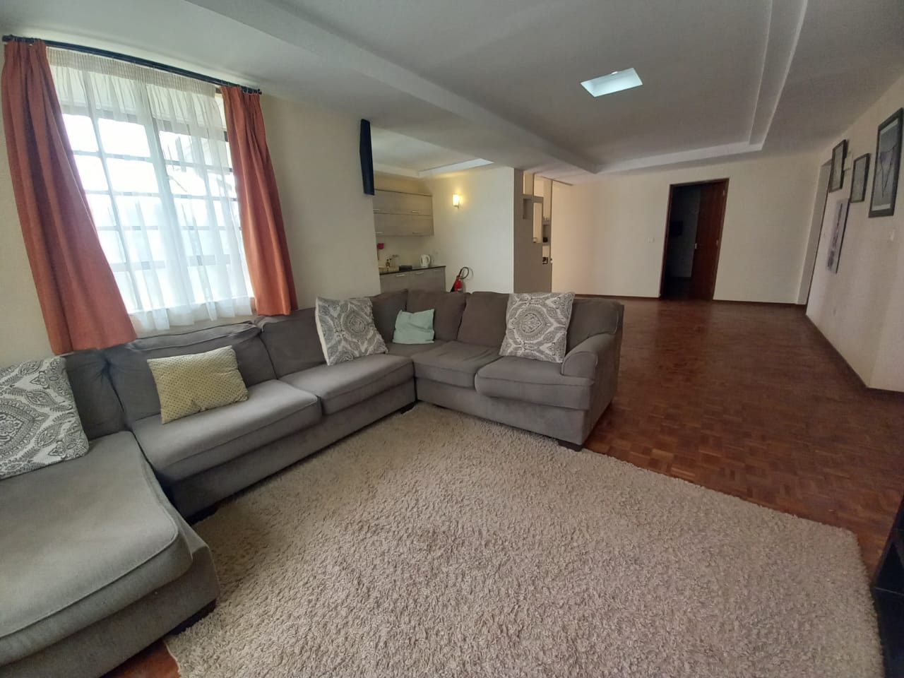 renting--Townhouse_Address-Westlands__Nairobi__Kenya_price-250000_Beds-4_Baths-4-39-1