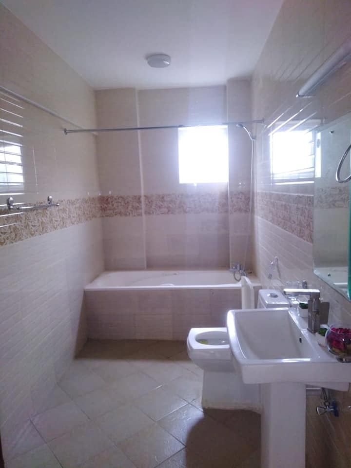 renting--Apartment_Address-Parklands__Nairobi__Kenya_price-95000_Beds-6_Baths-3-33-10