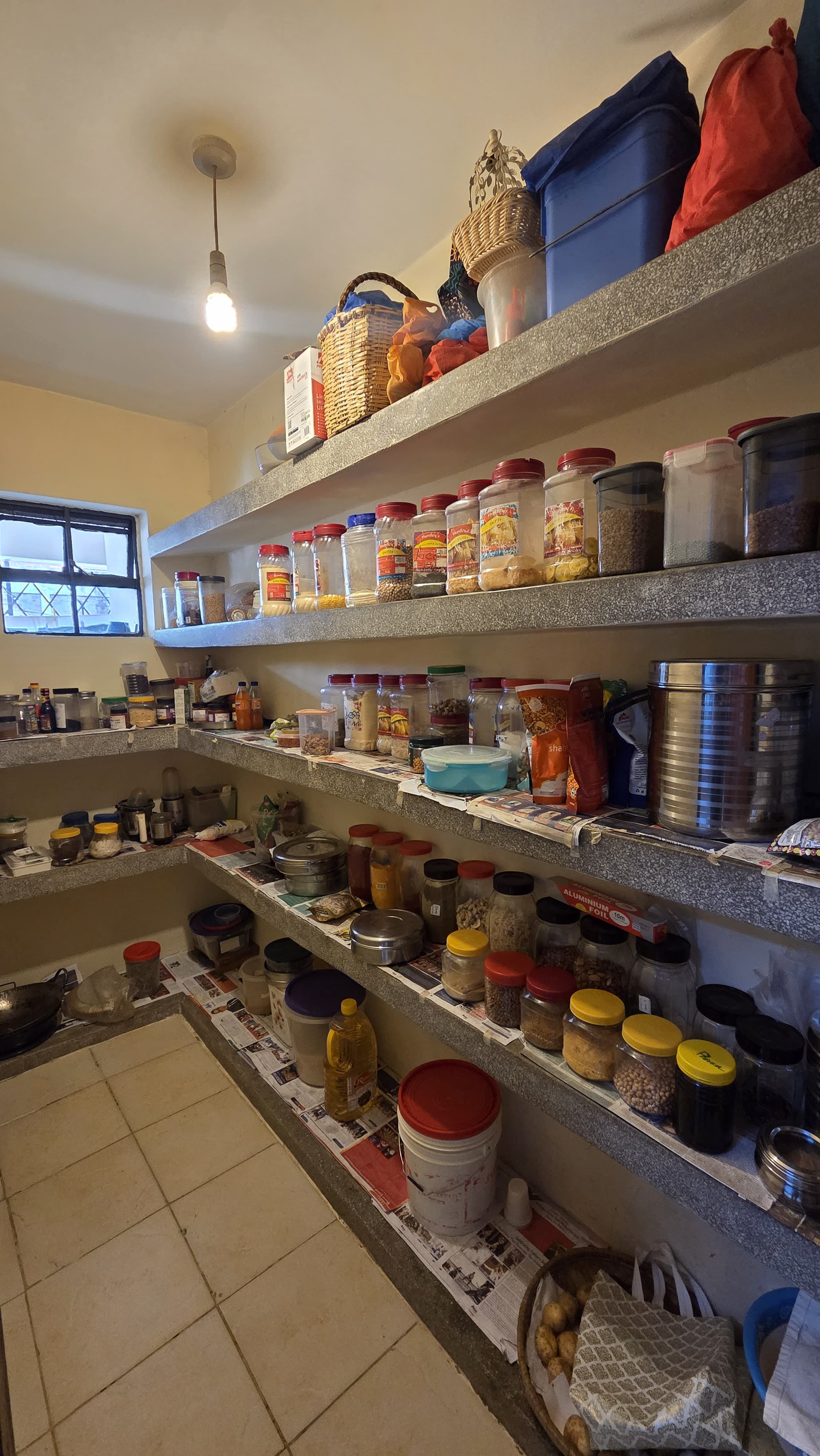house-on-sale-Spacious_3_Bedroom_Apartment_For_Sale_In_Parklands-Apartment_Address-Parklands__Nairobi__Kenya_price-18000000_Beds-1_Baths-1111_74-9