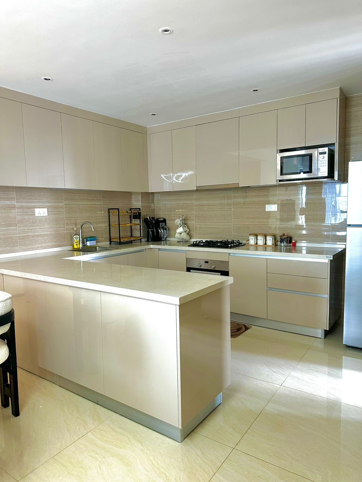 renting--Apartment_Address-Global_Trade_Centre__Nairobi__Kenya_price-380000_Beds-2_Baths-2-125-2