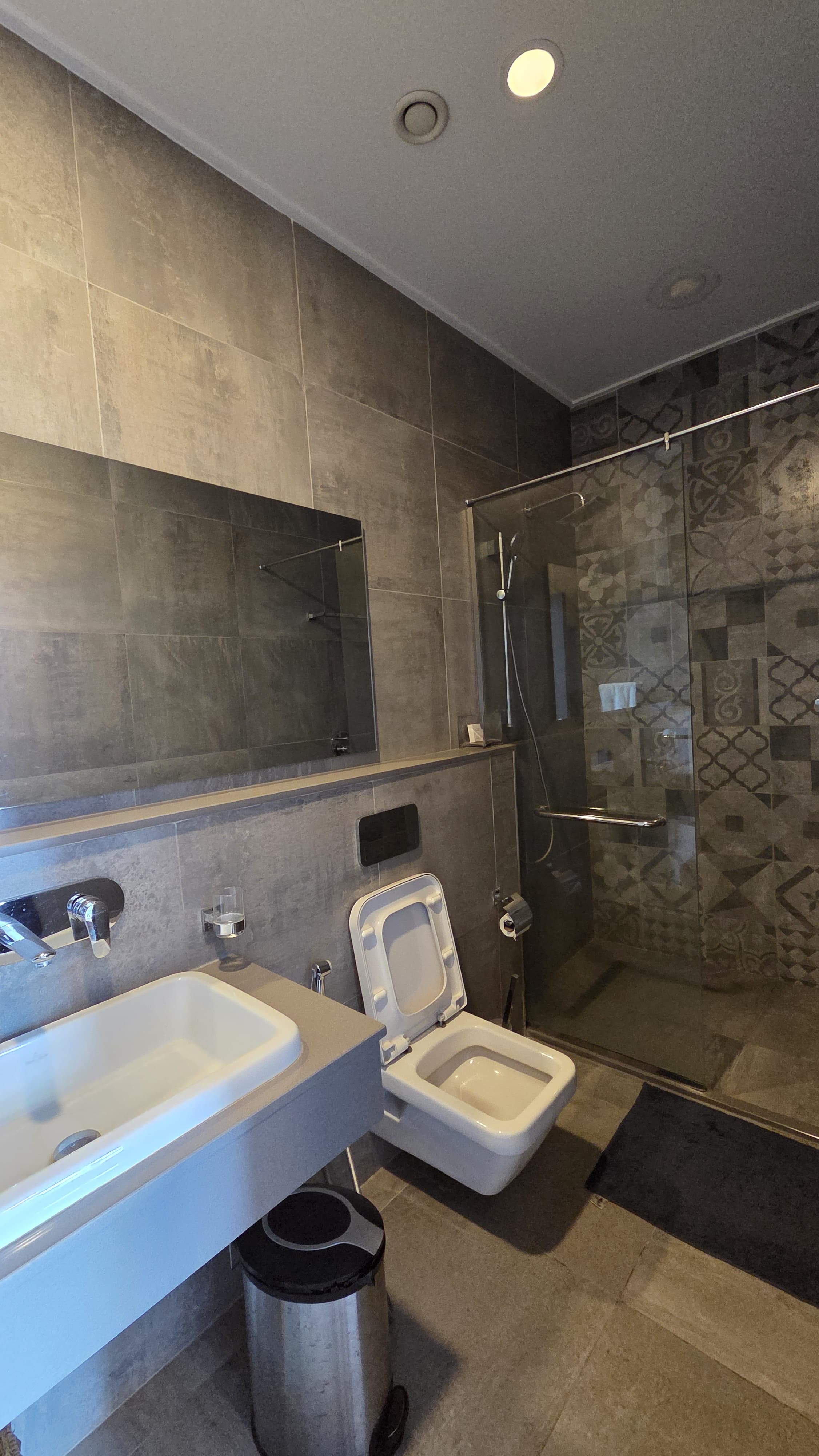 renting--Apartment_Address-Westlands__Nairobi__Kenya_price-350000_Beds-2_Baths-2-129-22