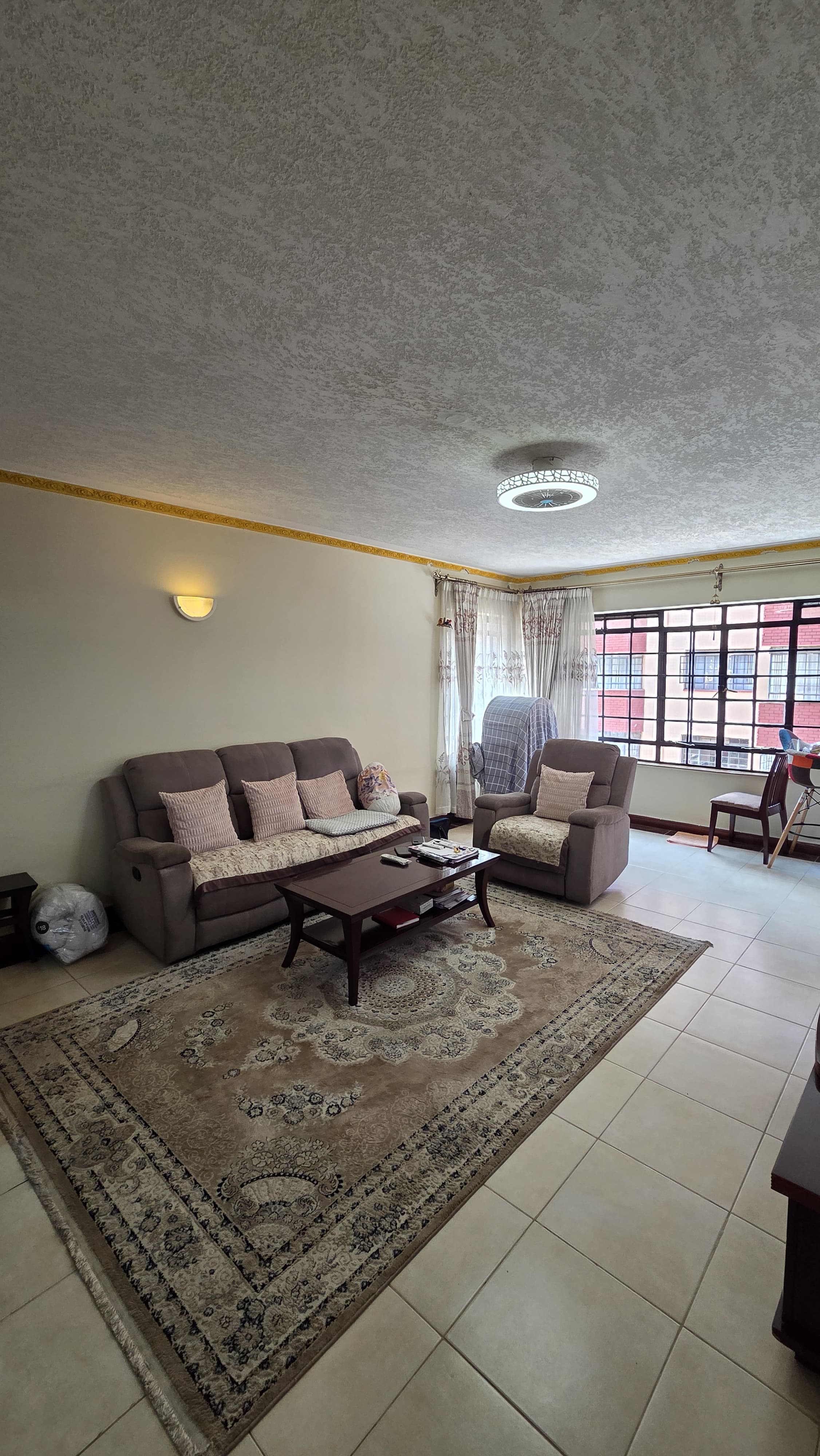 house-on-sale-Spacious_3_Bedroom_Apartment_For_Sale_In_Parklands-Apartment_Address-Parklands__Nairobi__Kenya_price-18000000_Beds-1_Baths-1111_74-2