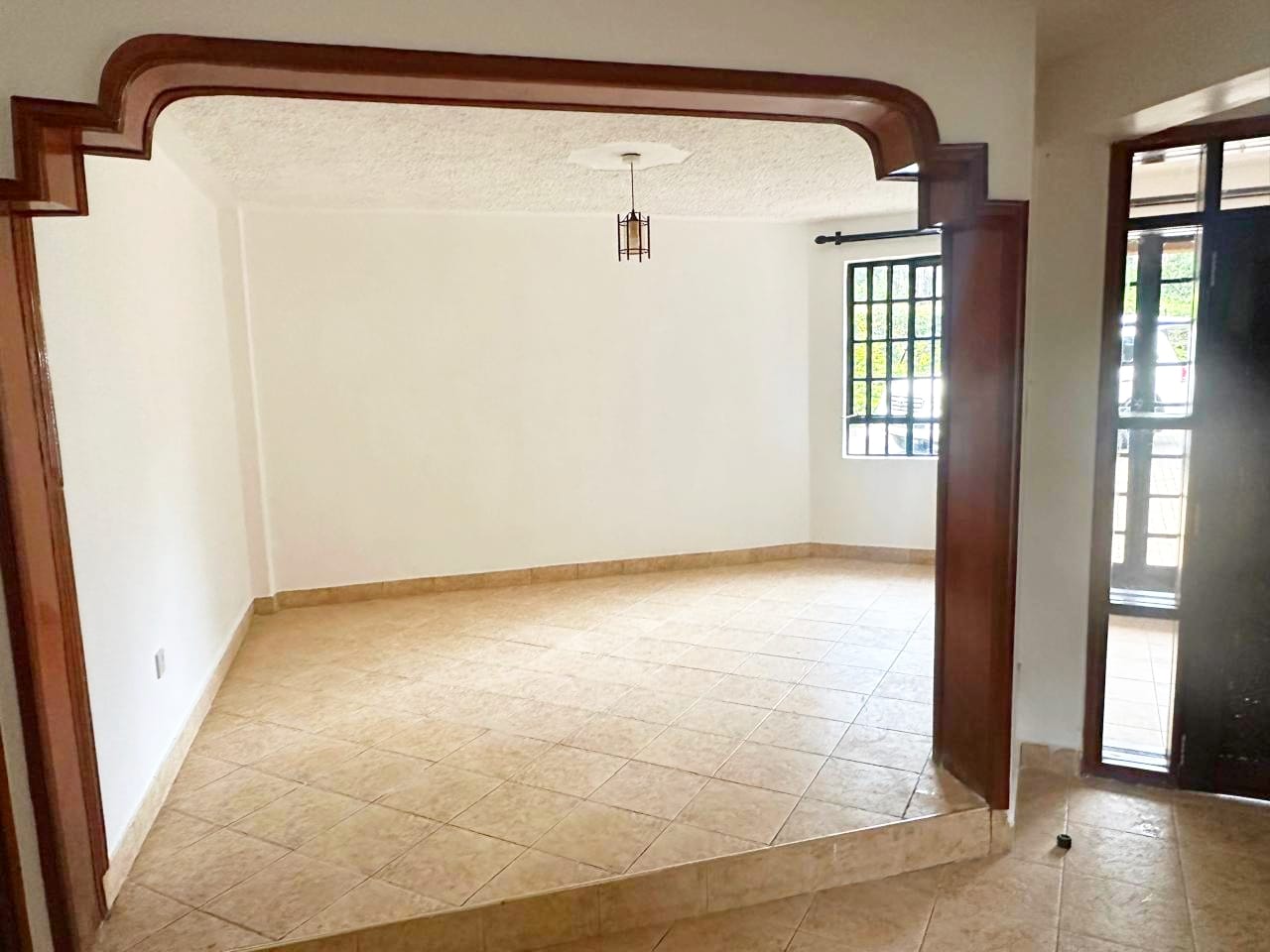 renting--Townhouse_Address-Karen__Nairobi__Kenya_price-350000_Beds-4_Baths-4-43-3