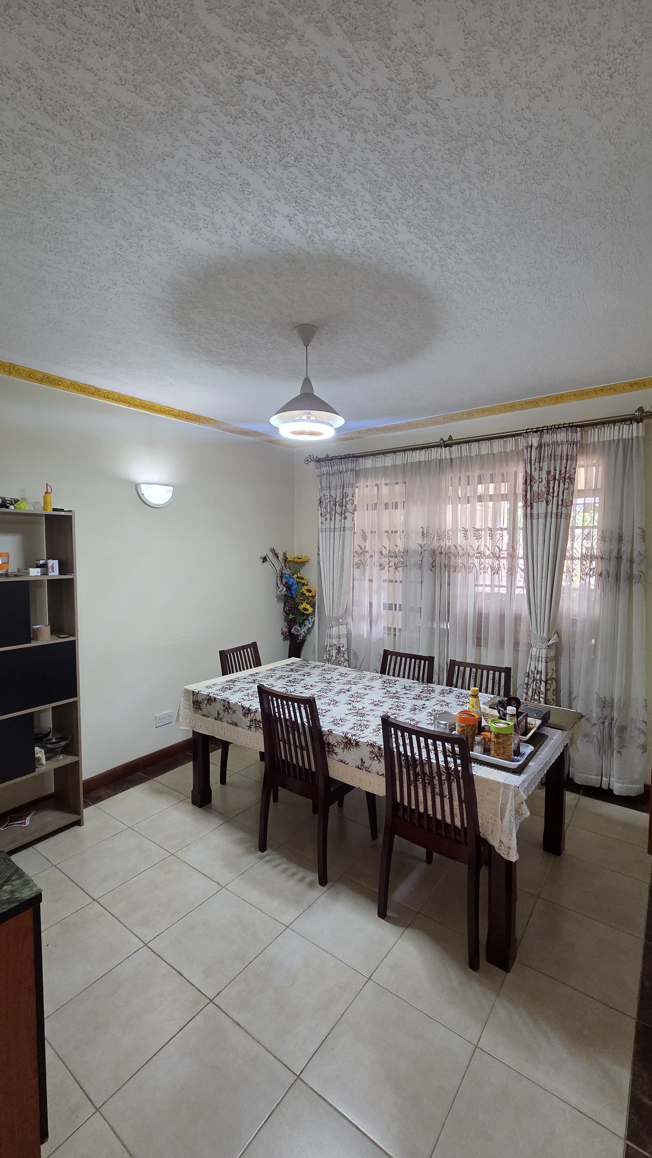 house-on-sale-Spacious_3_Bedroom_Apartment_For_Sale_In_Parklands-Apartment_Address-Parklands__Nairobi__Kenya_price-18000000_Beds-1_Baths-1111_74-4