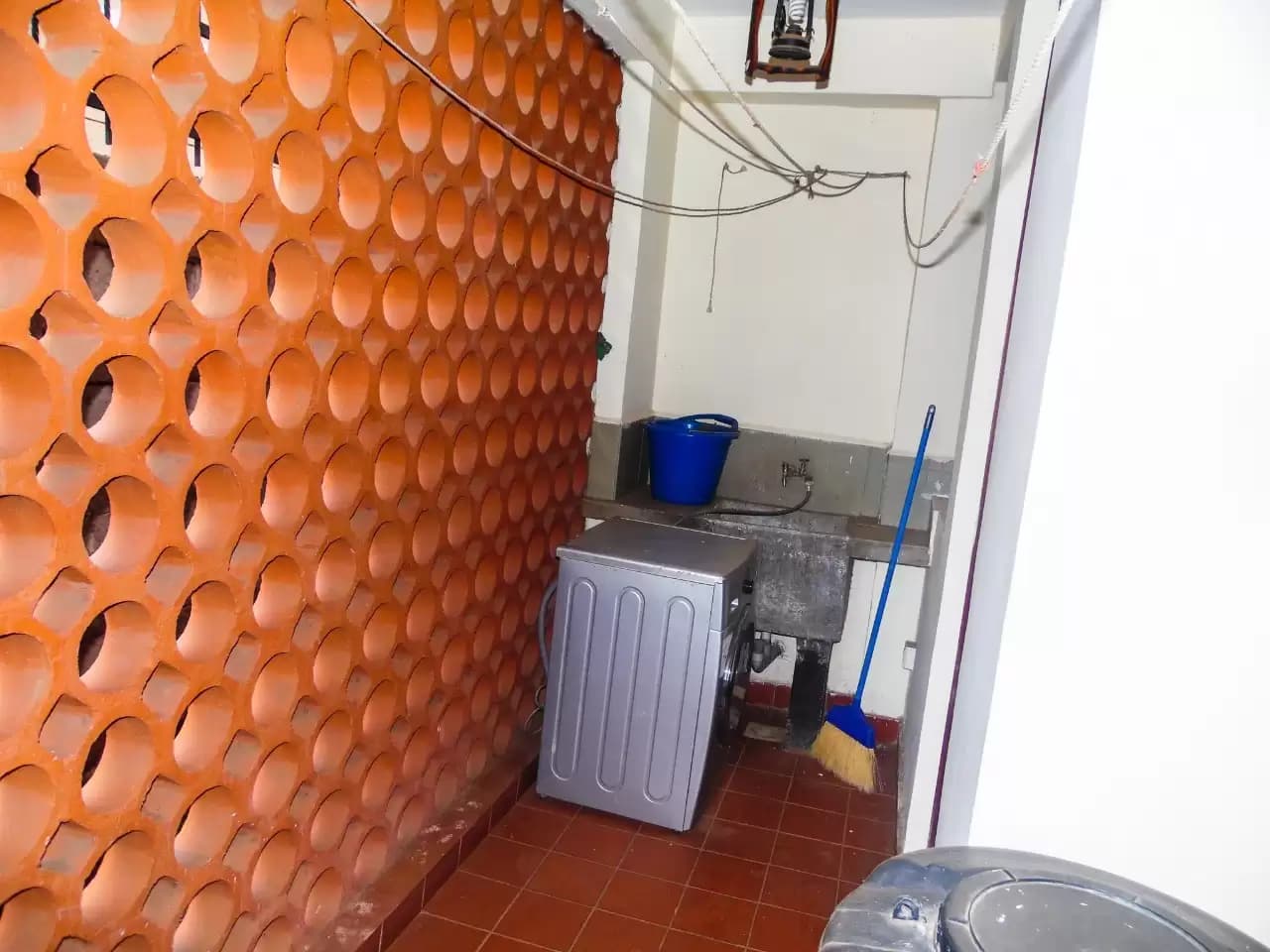 house-on-sale-Riverside_3_Bedroom_plus_DSQ_for_sale_Kes_26M-Apartment_Address-Riverside_Dr__Nairobi__Kenya_price-26000000_Beds-3_Baths-4110_38-6