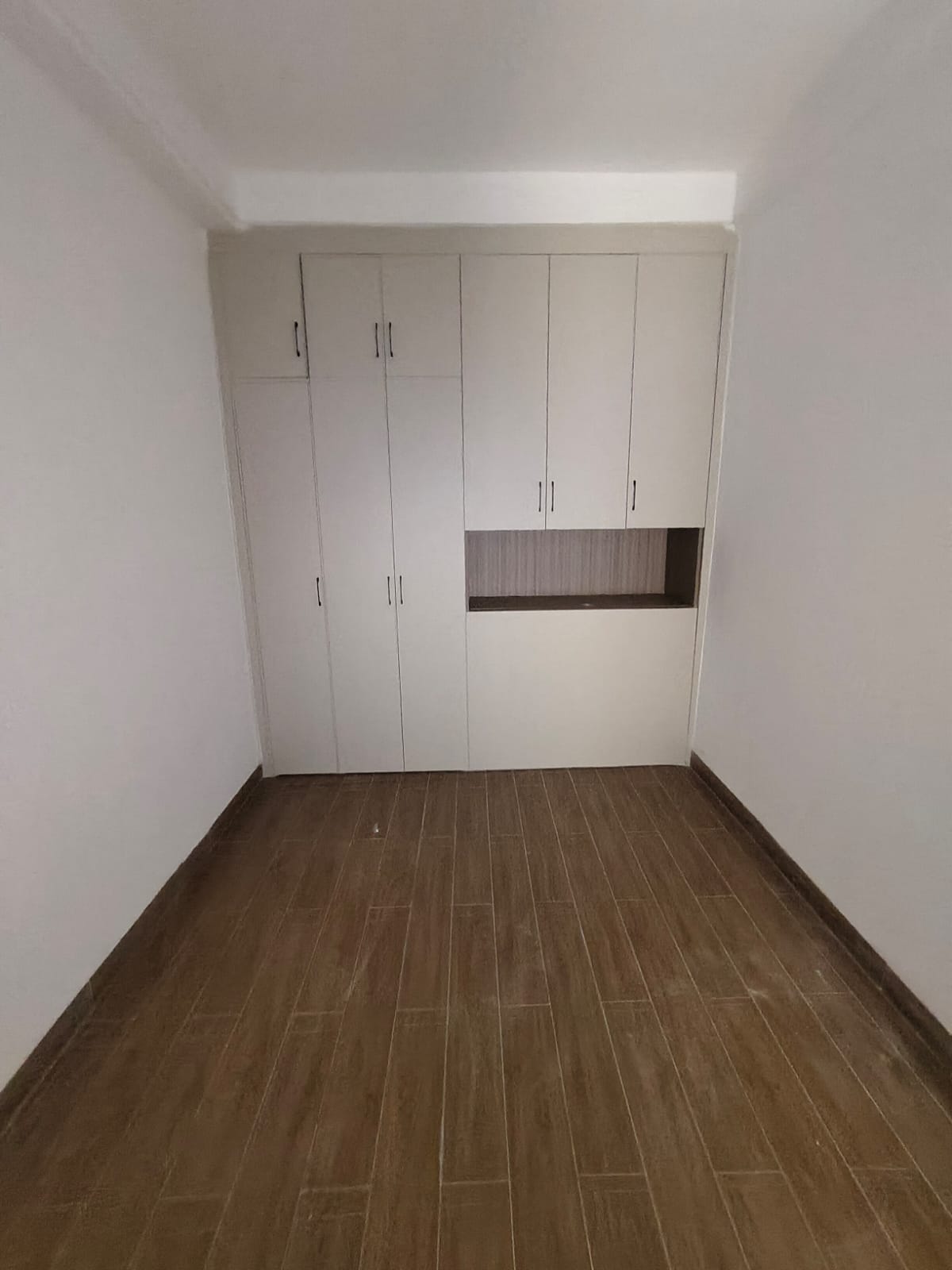 house-on-sale-2_bedroom_apartment_for_sale_in_Kilimani_Kes_10M-Apartment_Address-Kilimani__Nairobi__Kenya_price-10000000_Beds-2_Baths-1110_21-8