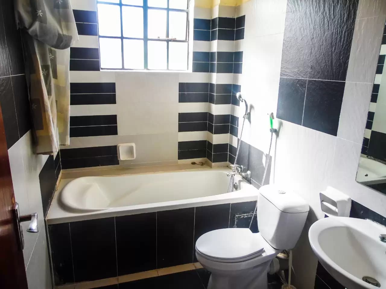 house-on-sale-Riverside_3_Bedroom_plus_DSQ_for_sale_Kes_26M-Apartment_Address-Riverside_Dr__Nairobi__Kenya_price-26000000_Beds-3_Baths-4110_38-12