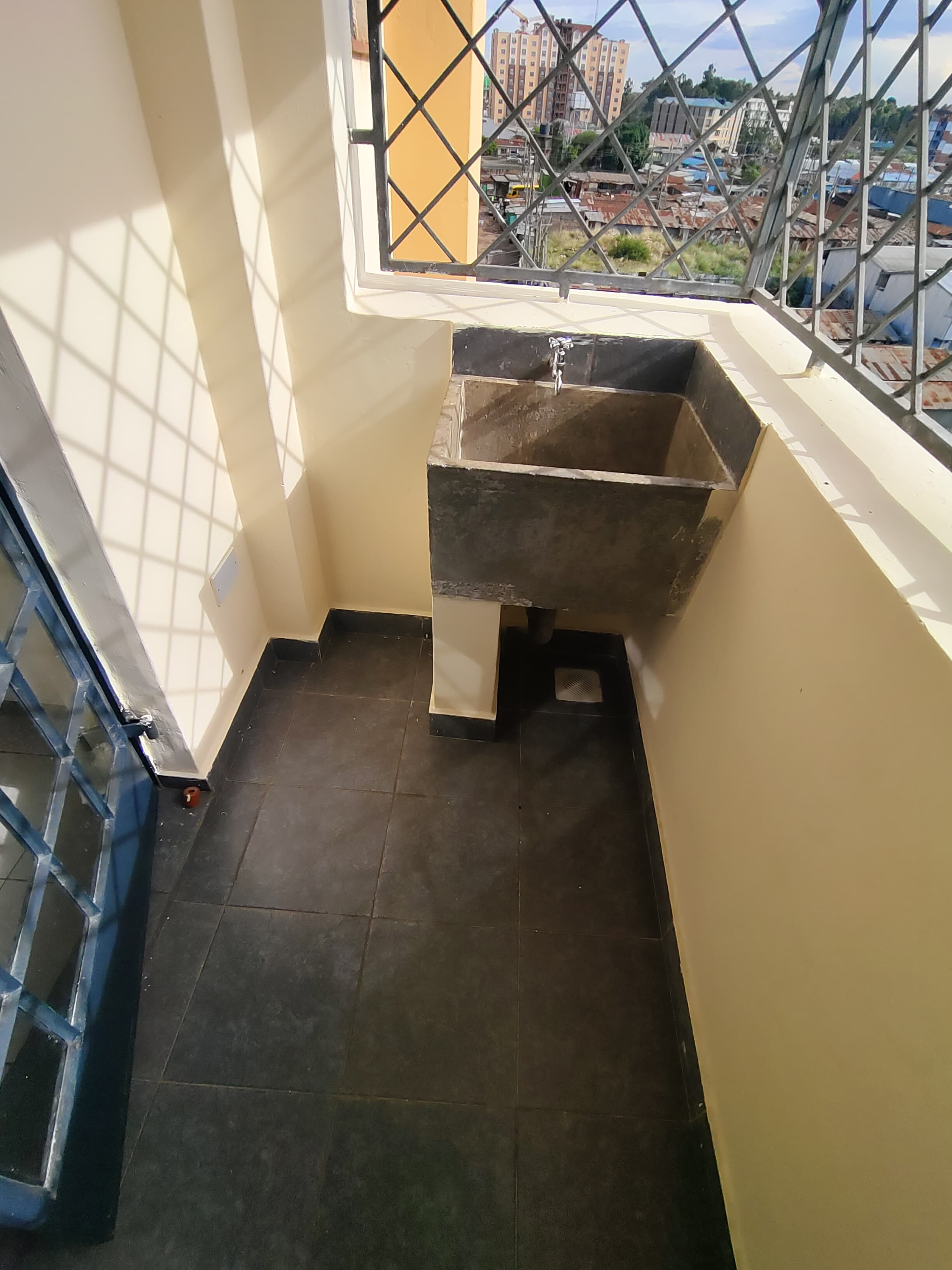 house-on-sale-3_Bedroom_apartment_for_sale_Ngong_road_Kes_11M-Apartment_Address-Ngong_Rd__Nairobi__Kenya_price-11000000_Beds-3_Baths-2120_30-3
