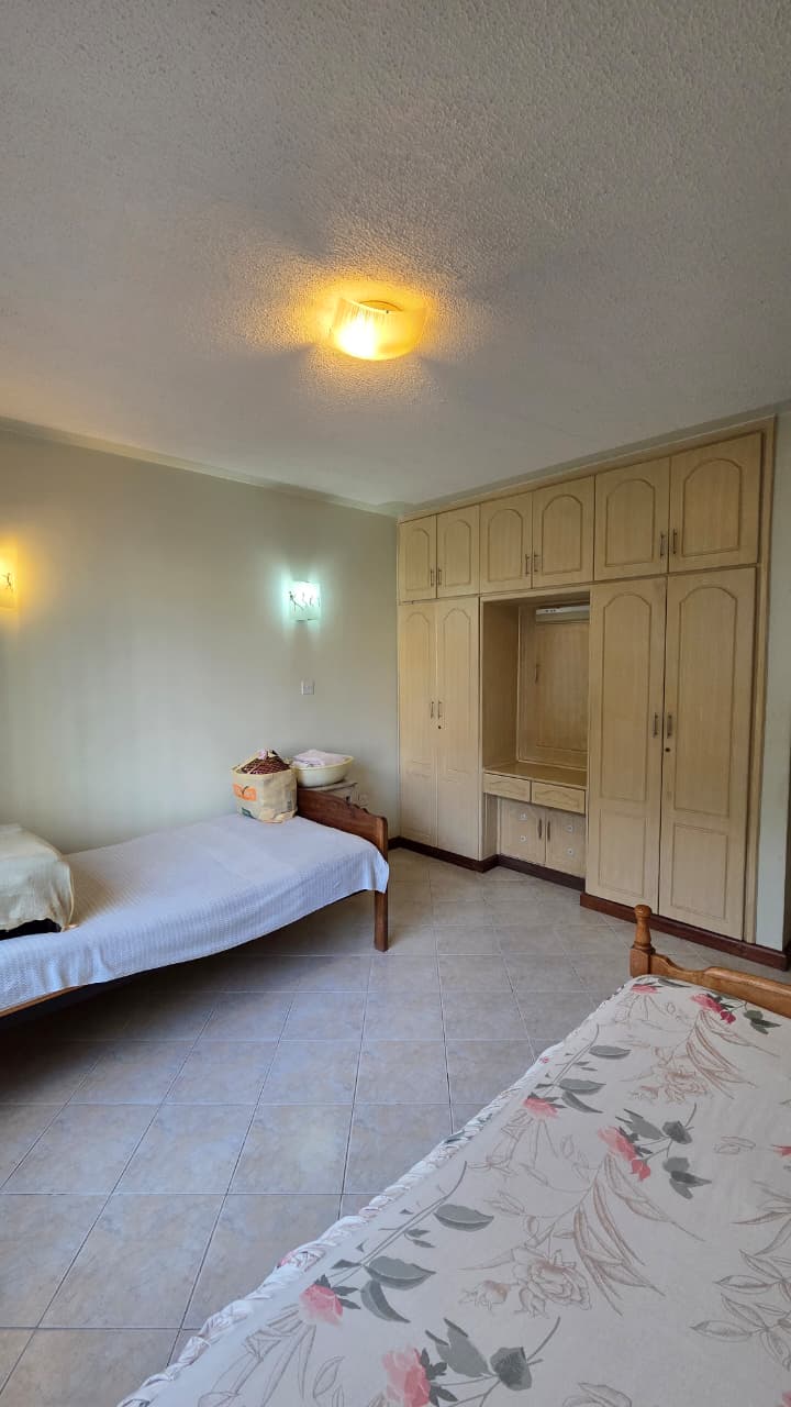 house-on-sale-Spacious_4_Bedroom_Apartment_For_Sale_In_Parklands-Apartment_Address-Parklands__Nairobi__Kenya_price-21950000_Beds-4_Baths-2121_76-11