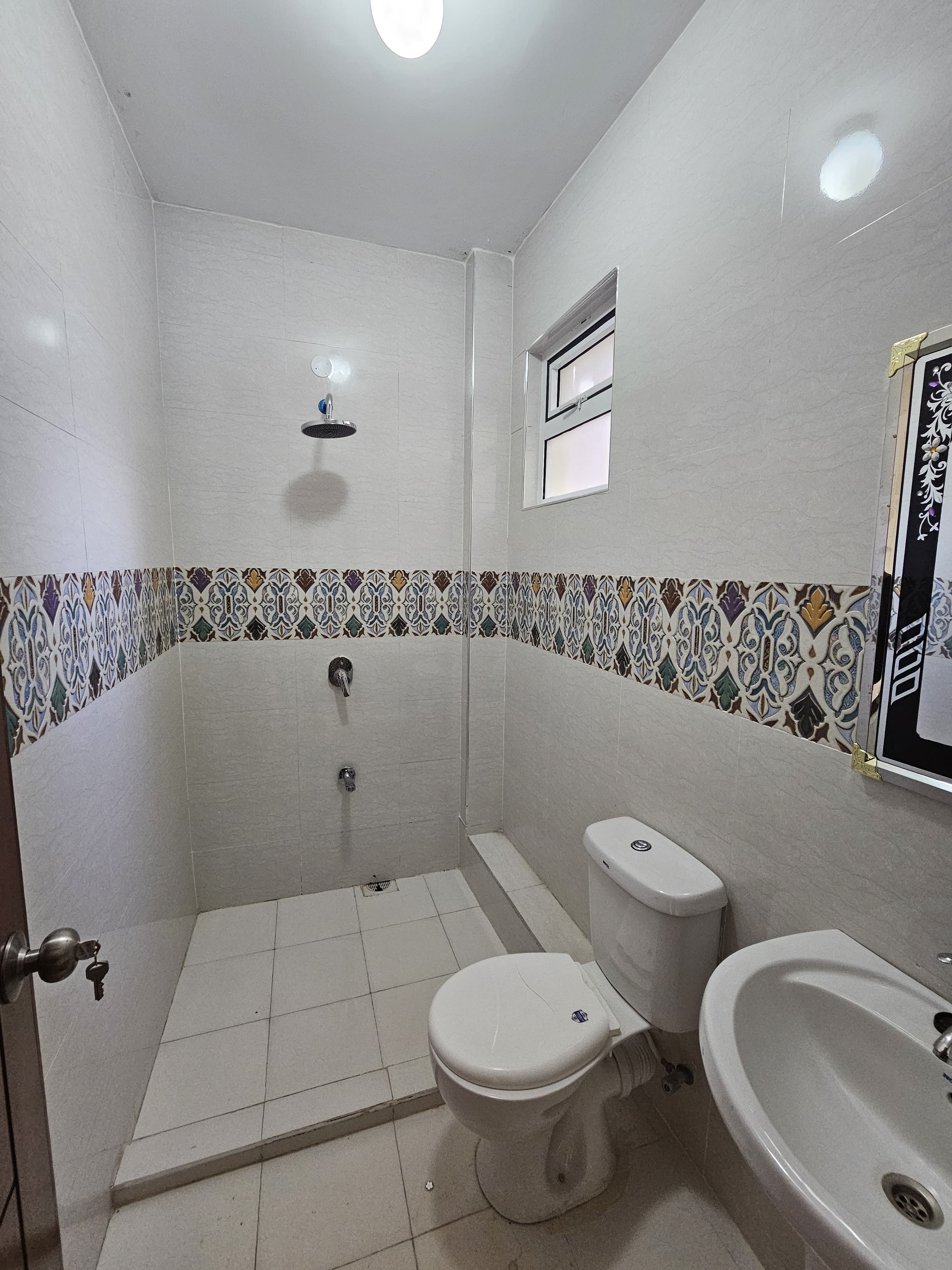 renting--Apartment_Address-Parklands__Nairobi__Kenya_price-135000_Beds-4_Baths-4-123-6