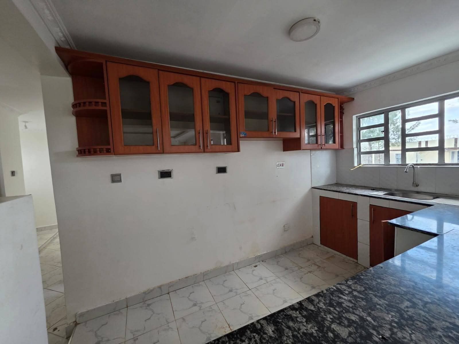 renting--Bungalow_Address-Sigona__Kenya_price-25000_Beds-3_Baths-1-65-4